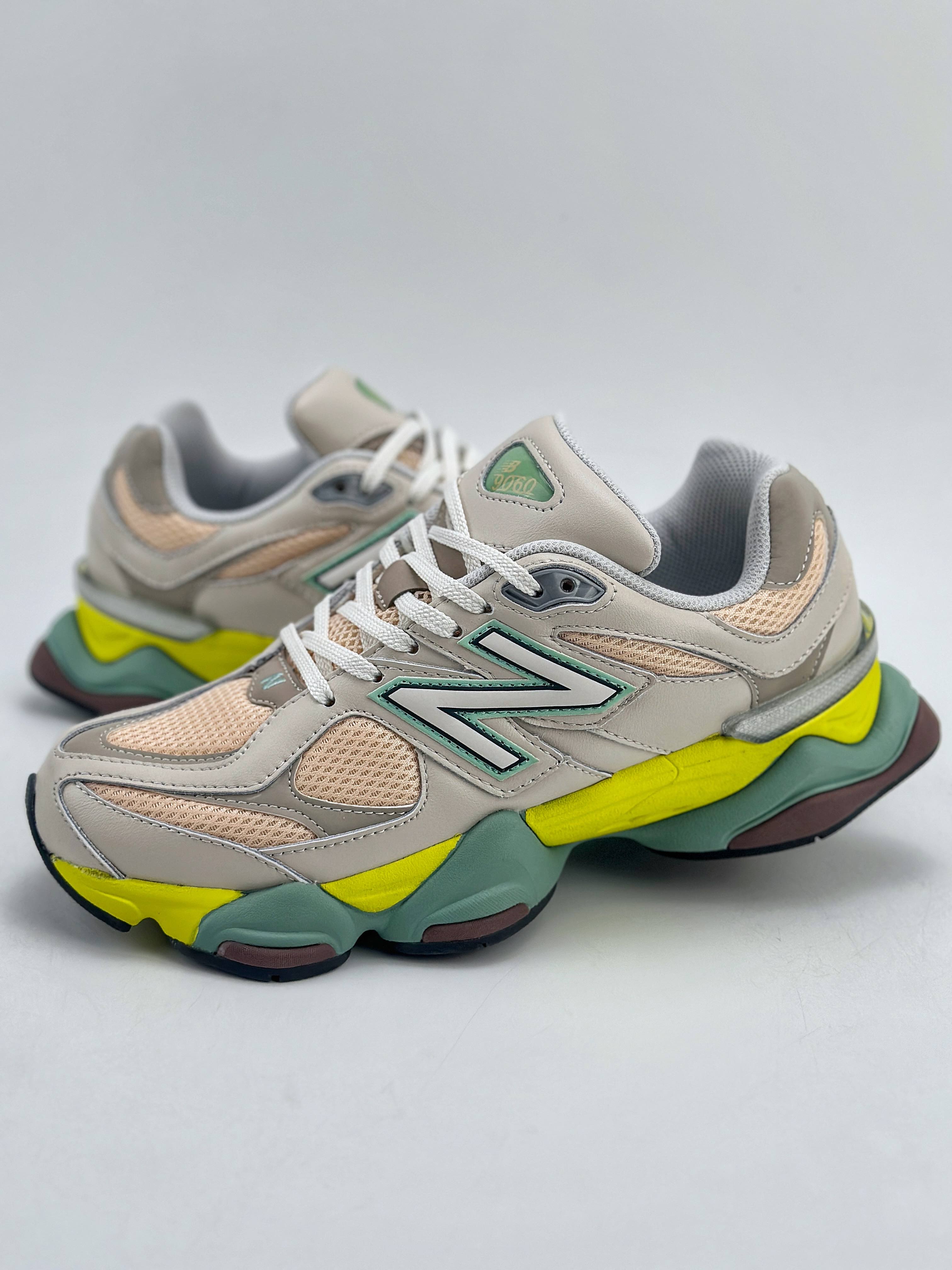 210 Joe Freshgoods x New Balance 版本 NB9060 联名款 复古休闲运动慢跑鞋  U9060GCB