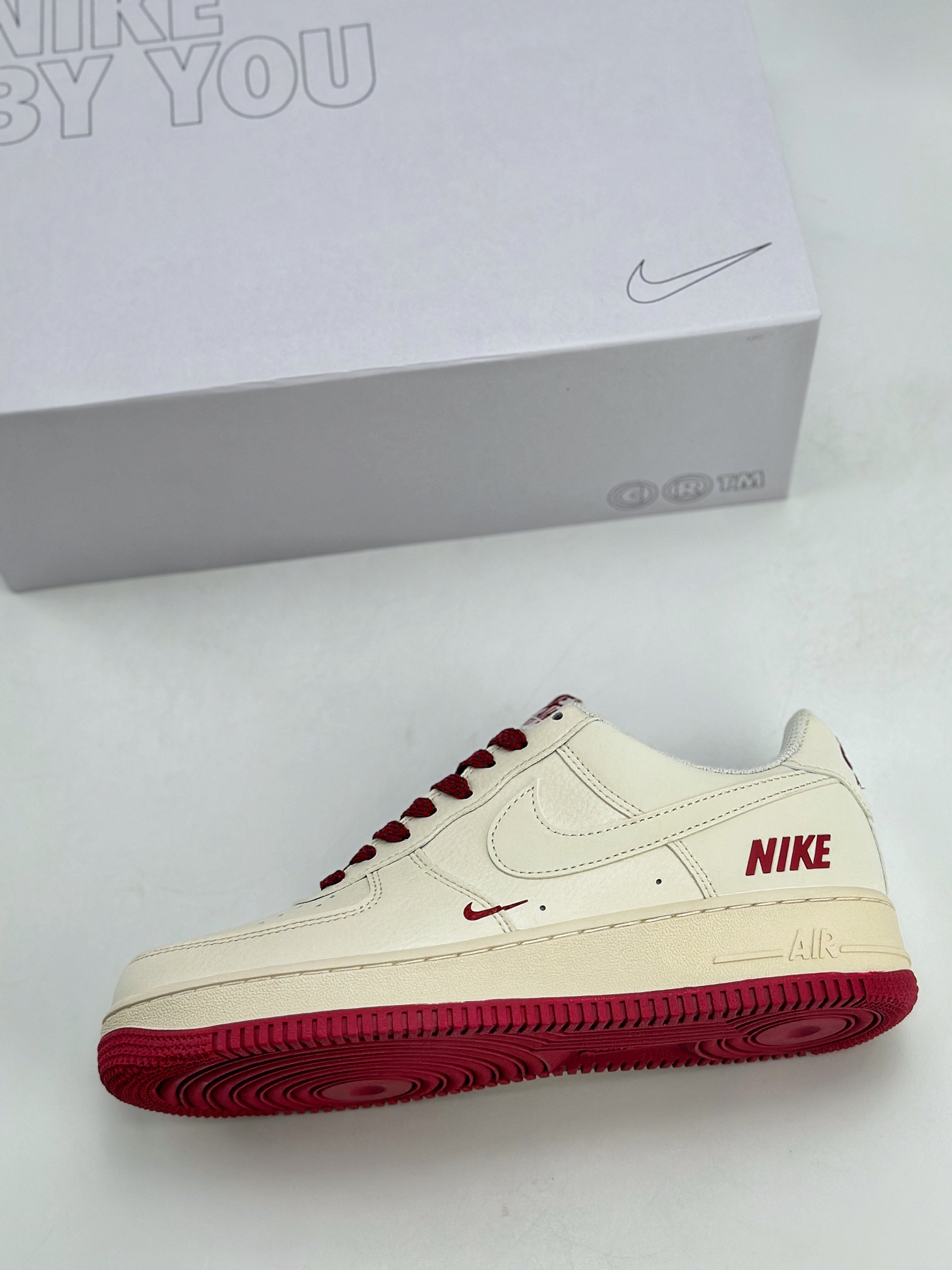 220 Nike Air Force 1 Low 07 米白酒红满天星