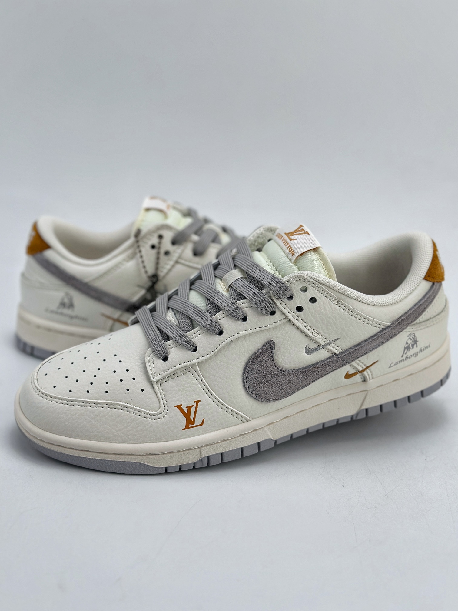 280 Nike SB Dunk Low x Louis Vuitton 米白灰三钩 FC1688-191