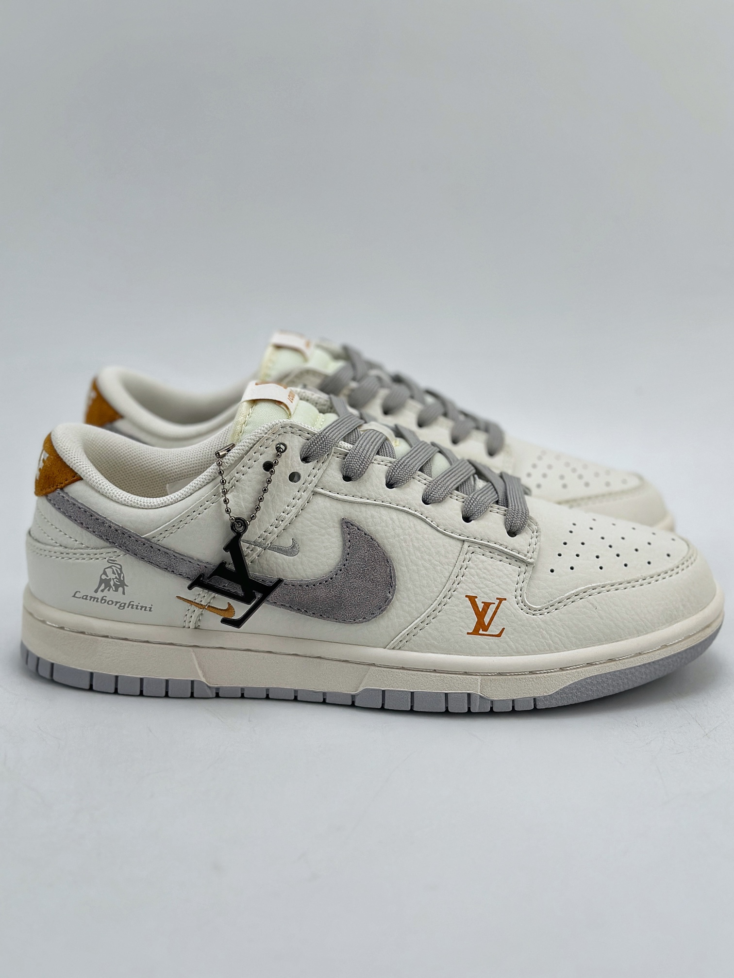 280 Nike SB Dunk Low x Louis Vuitton 米白灰三钩 FC1688-191