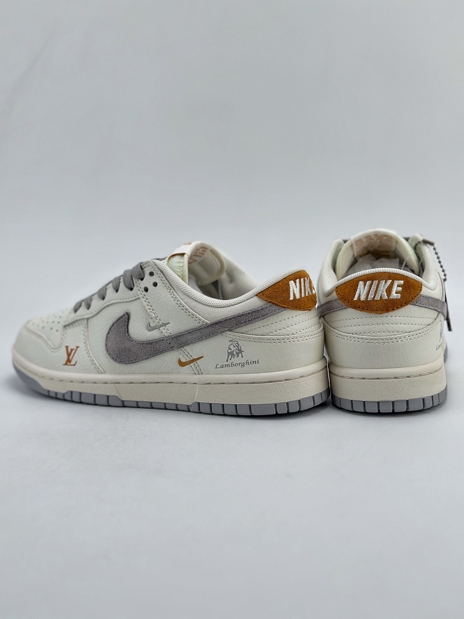 280 Nike SB Dunk Low x Louis Vuitton 米白灰三钩 FC1688-191