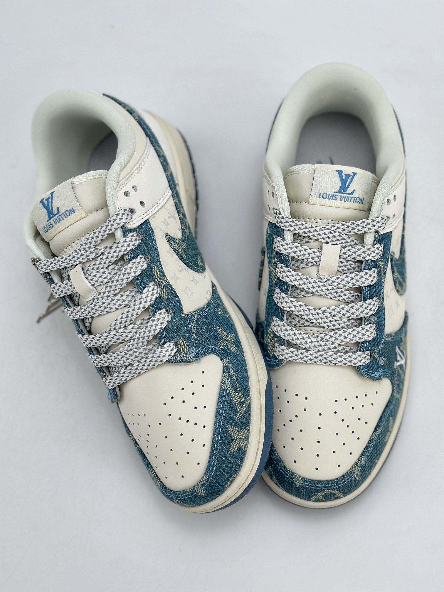 280 Nike SB Dunk Low x Louis Vuitton 白青牛仔布 XP3802-336