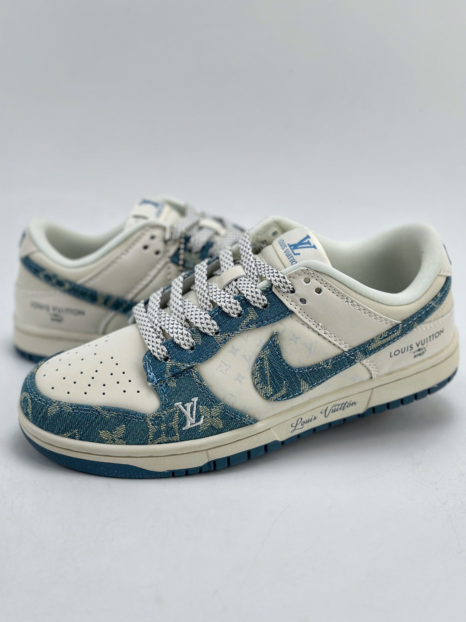 280 Nike SB Dunk Low x Louis Vuitton 白青牛仔布 XP3802-336