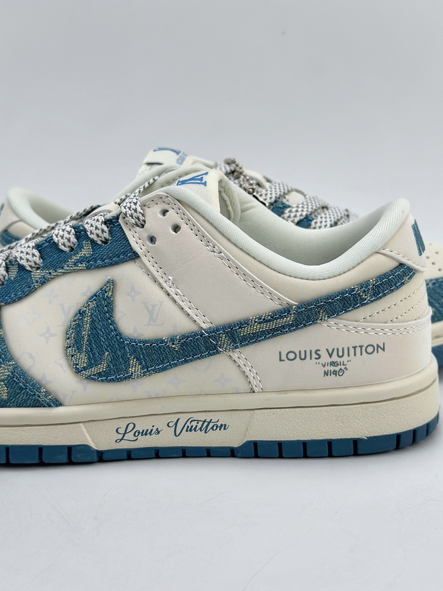 280 Nike SB Dunk Low x Louis Vuitton 白青牛仔布 XP3802-336