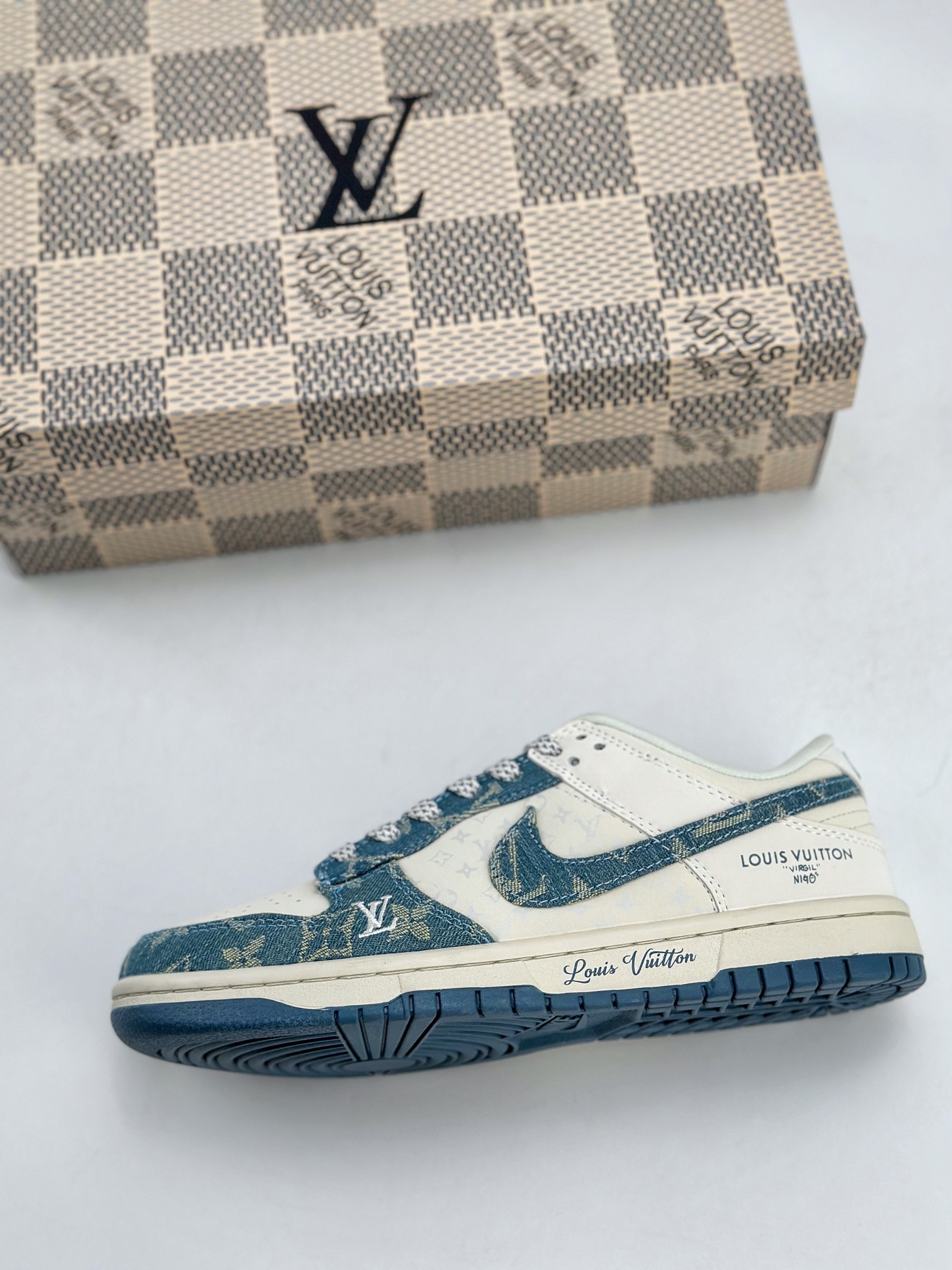 280 Nike SB Dunk Low x Louis Vuitton 白青牛仔布 XP3802-336