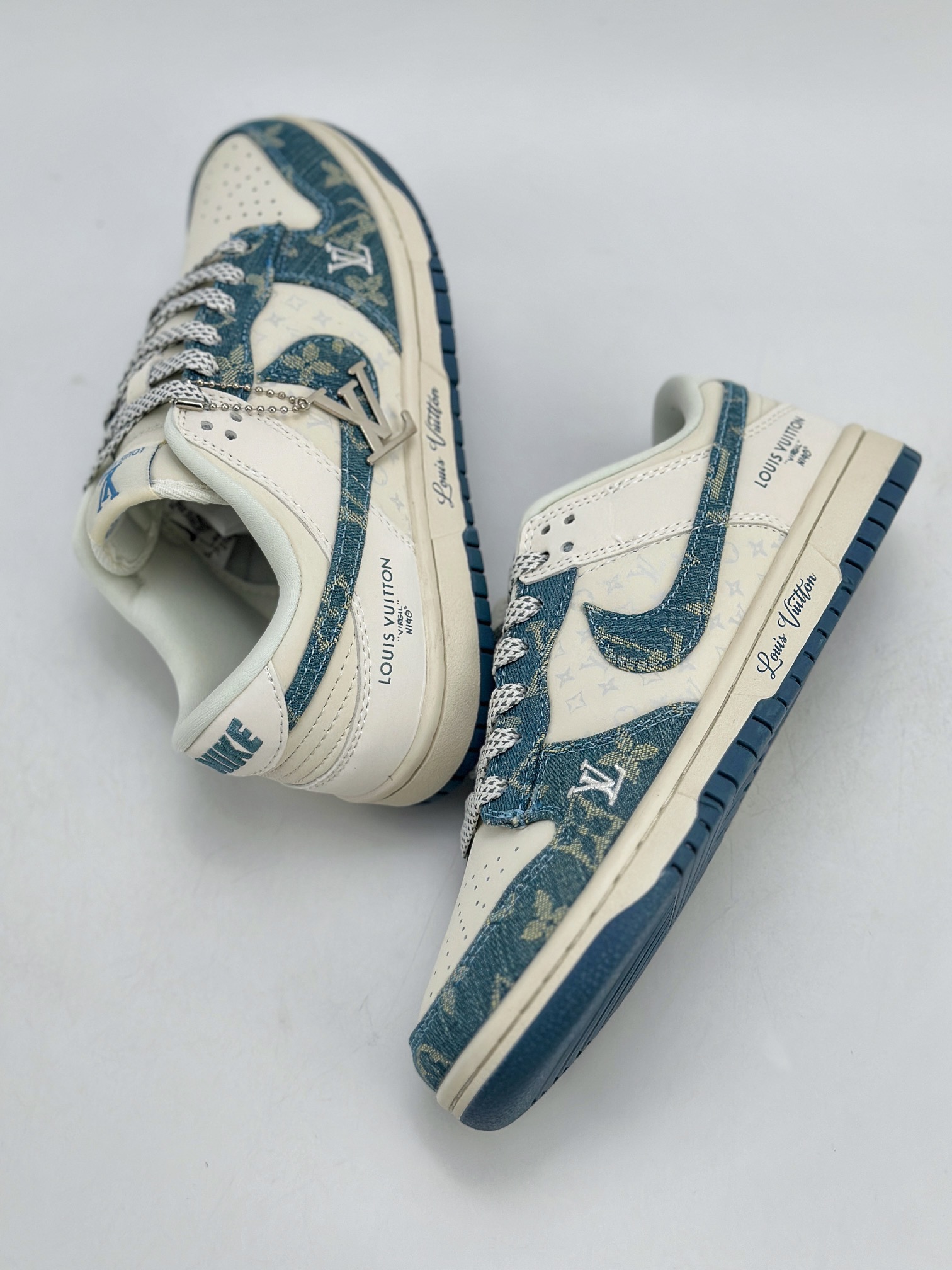 280 Nike SB Dunk Low x Louis Vuitton 白青牛仔布 XP3802-336