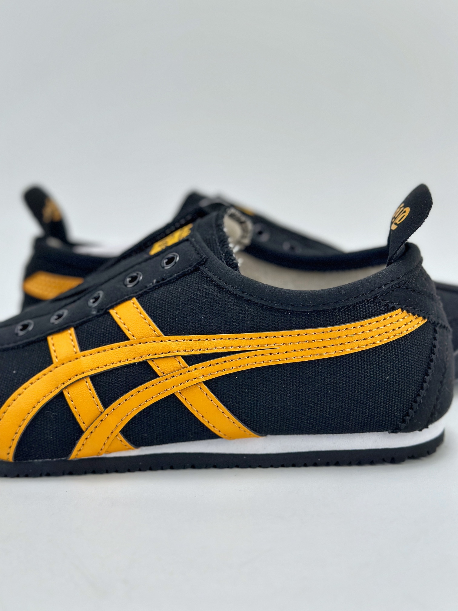 130 Onitsuka Tiger Mexico 66 Paraty 百搭单品 板鞋  1183A360-001