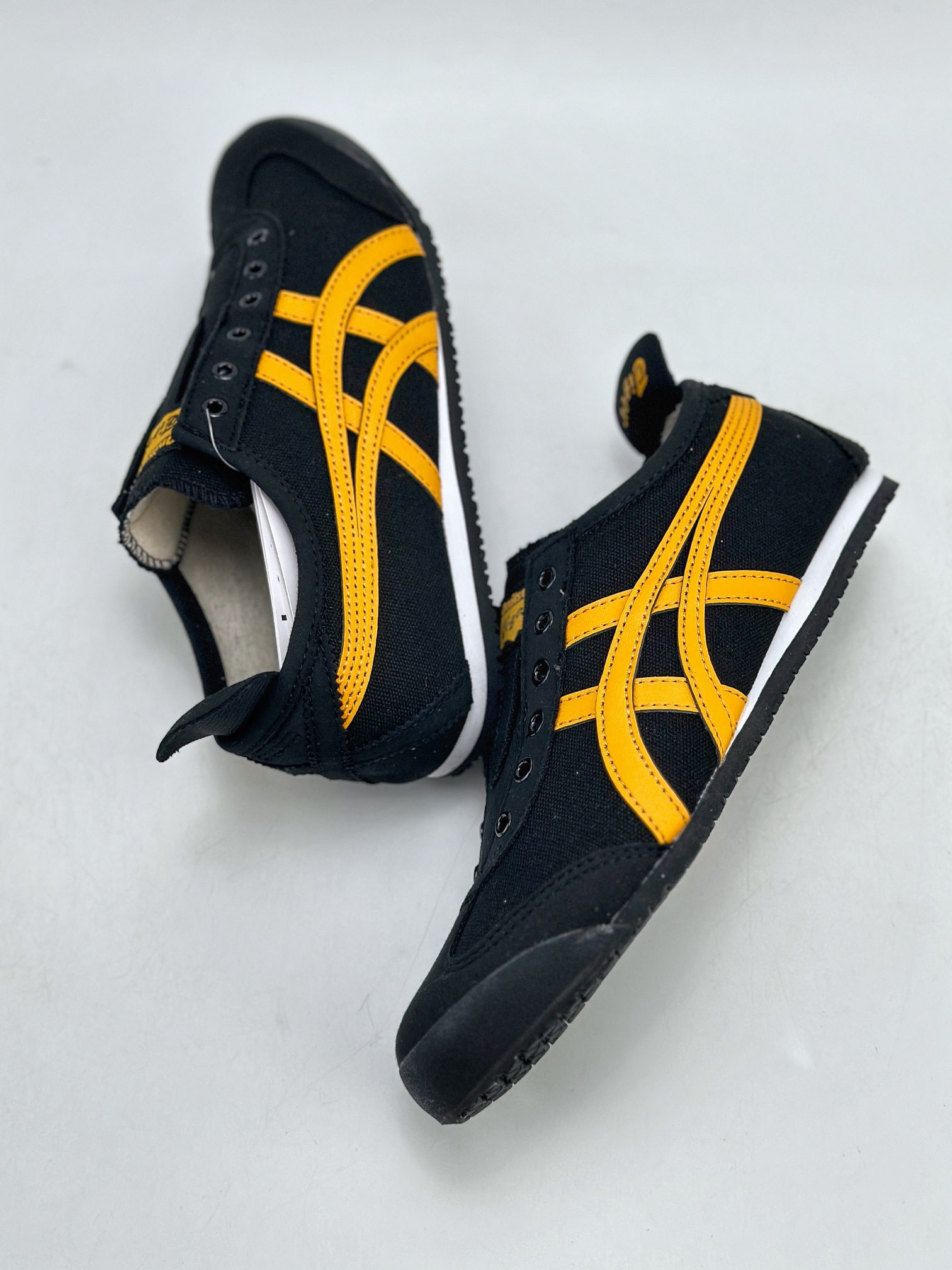 130 Onitsuka Tiger Mexico 66 Paraty 百搭单品 板鞋  1183A360-001