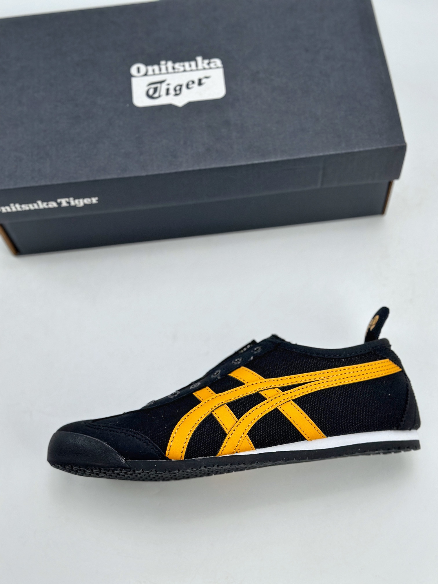 130 Onitsuka Tiger Mexico 66 Paraty 百搭单品 板鞋  1183A360-001