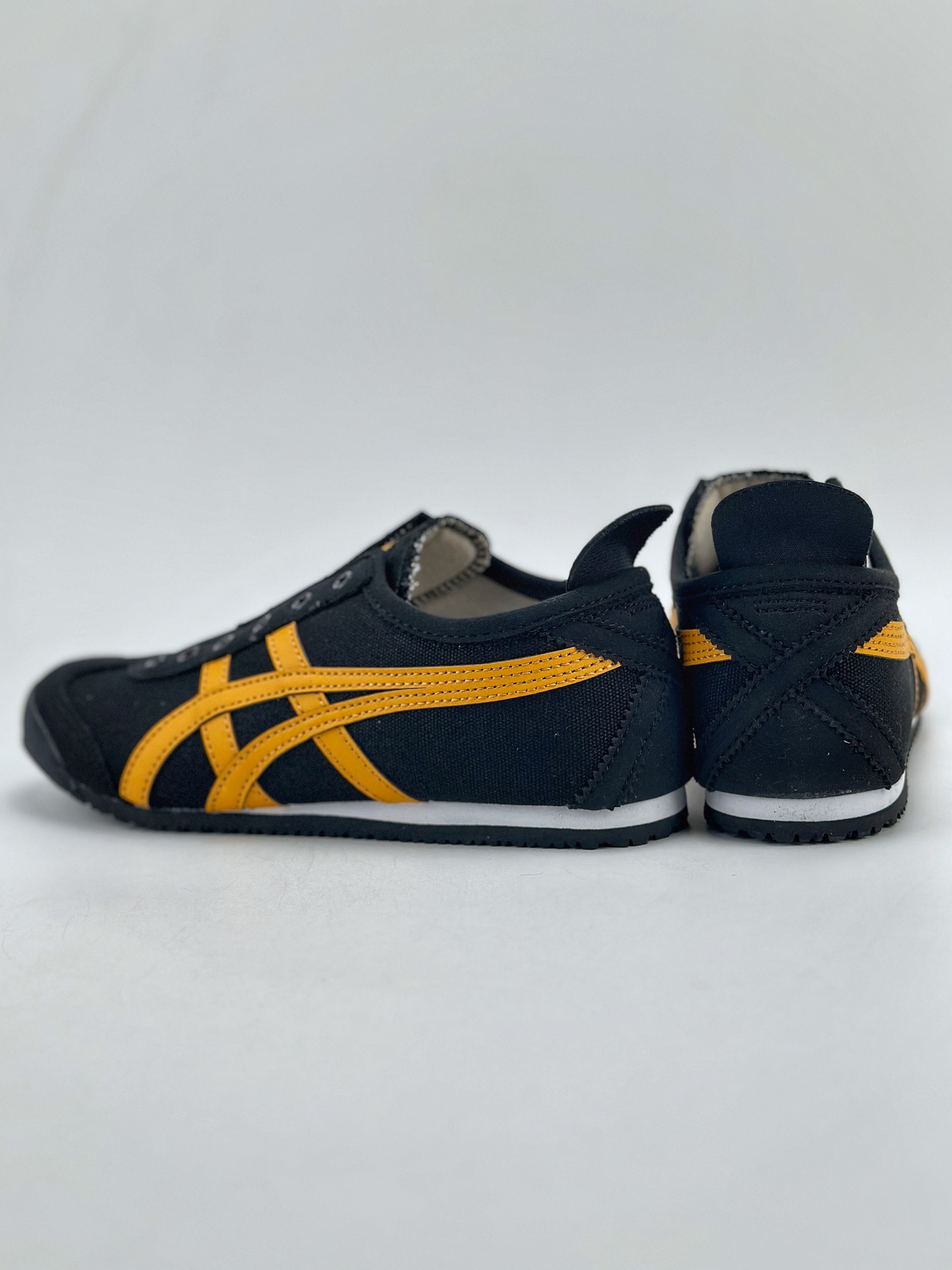 130 Onitsuka Tiger Mexico 66 Paraty 百搭单品 板鞋  1183A360-001