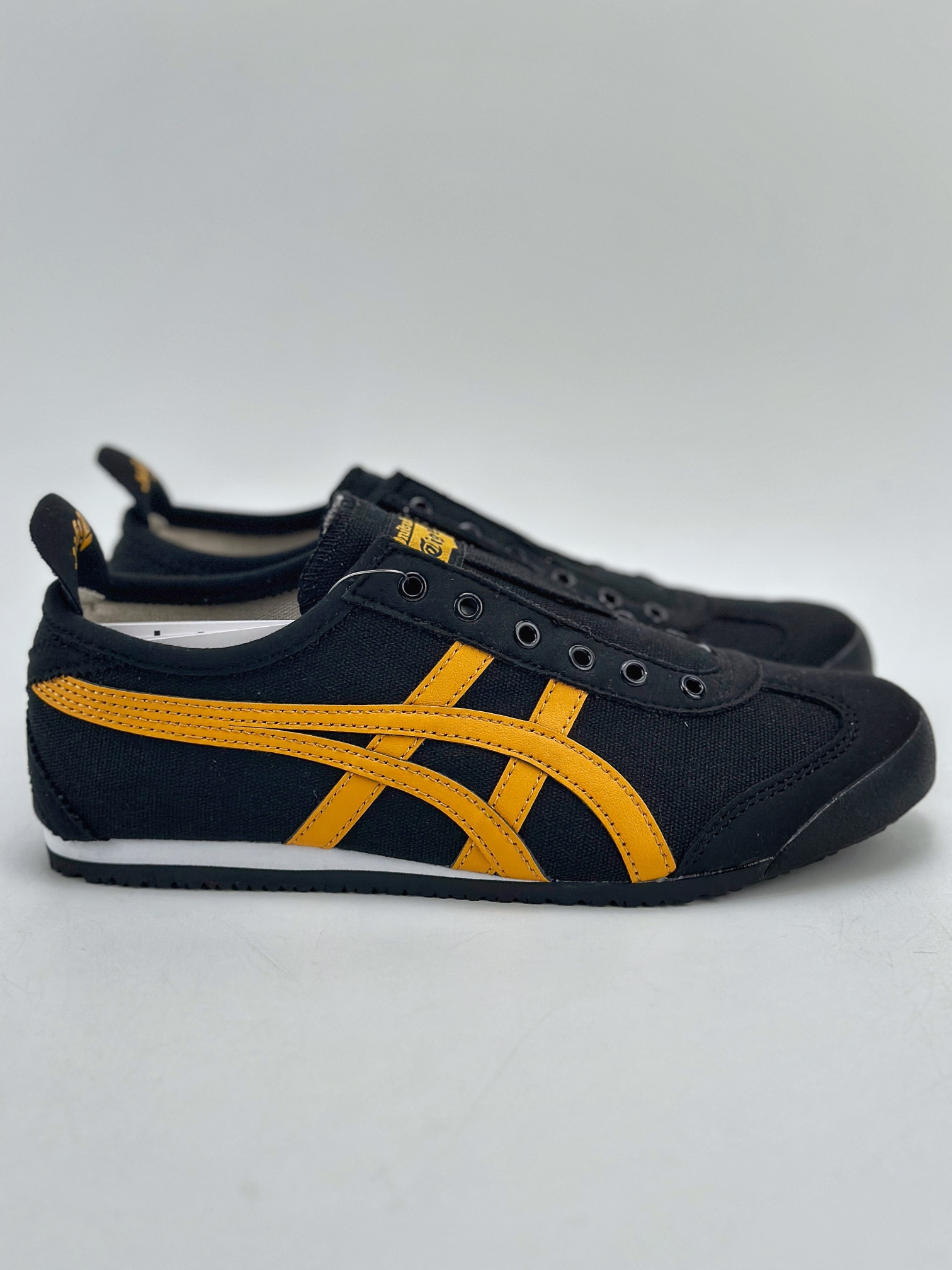 130 Onitsuka Tiger Mexico 66 Paraty 百搭单品 板鞋  1183A360-001