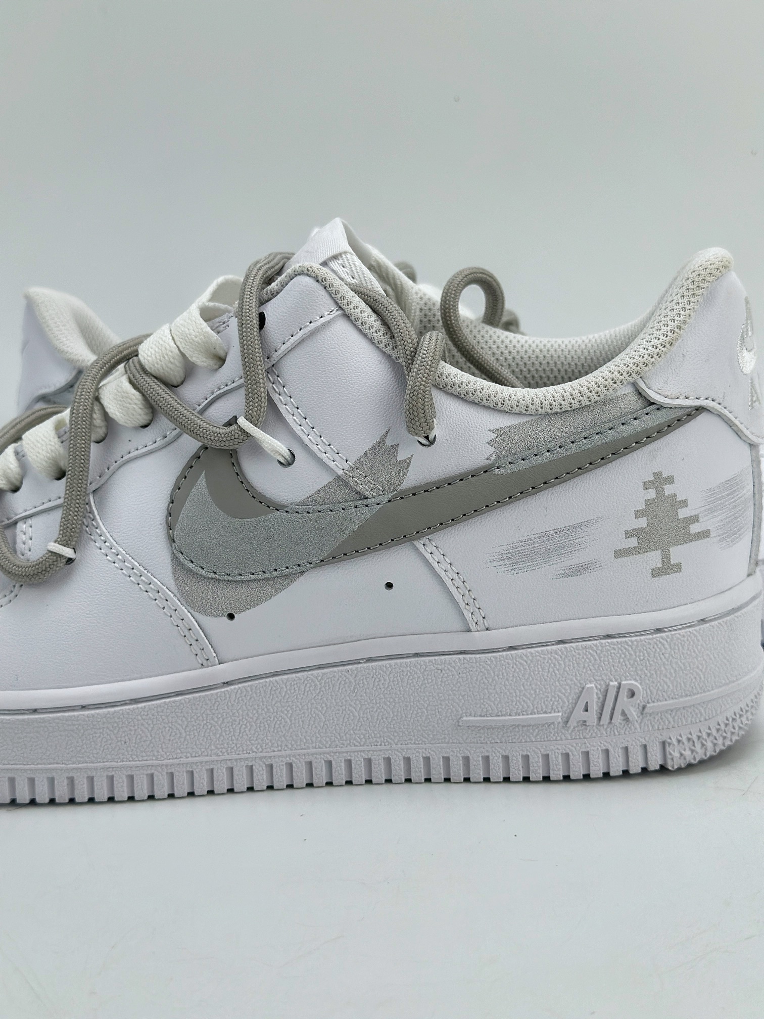 260 Nike Air Force 1 Low 07 圣诞礼遇 像素圣诞树 灰白 ZH0316-016