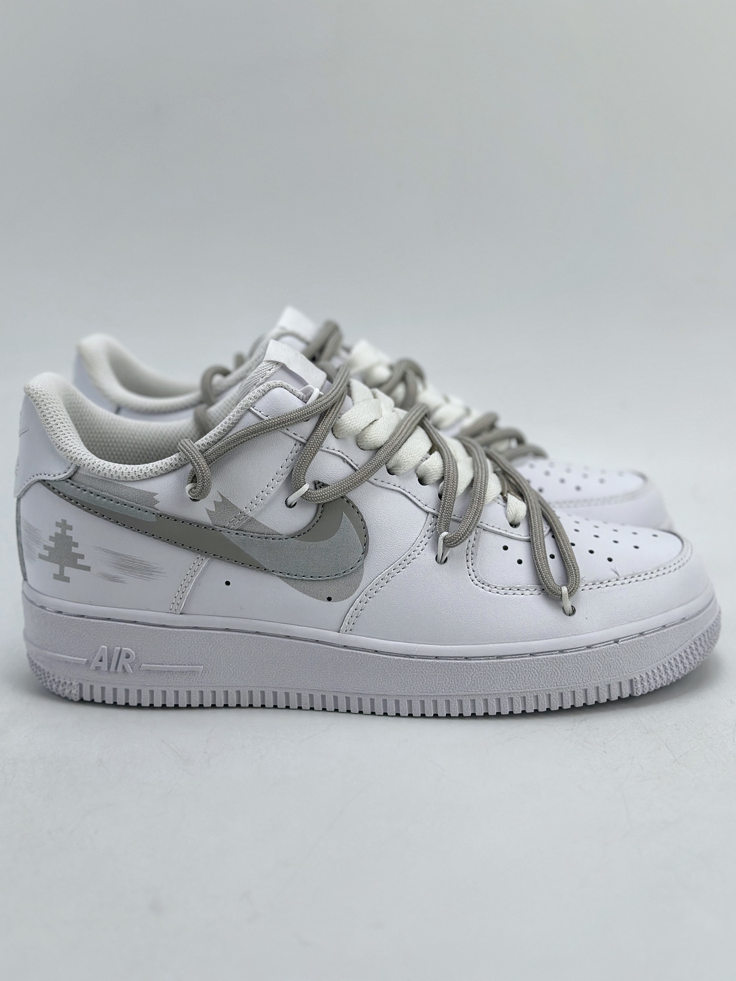 260 Nike Air Force 1 Low 07 圣诞礼遇 像素圣诞树 灰白 ZH0316-016