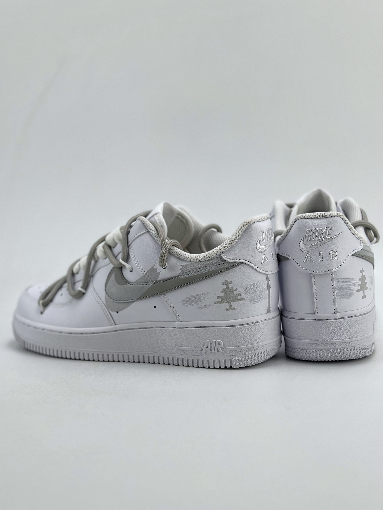 260 Nike Air Force 1 Low 07 圣诞礼遇 像素圣诞树 灰白 ZH0316-016