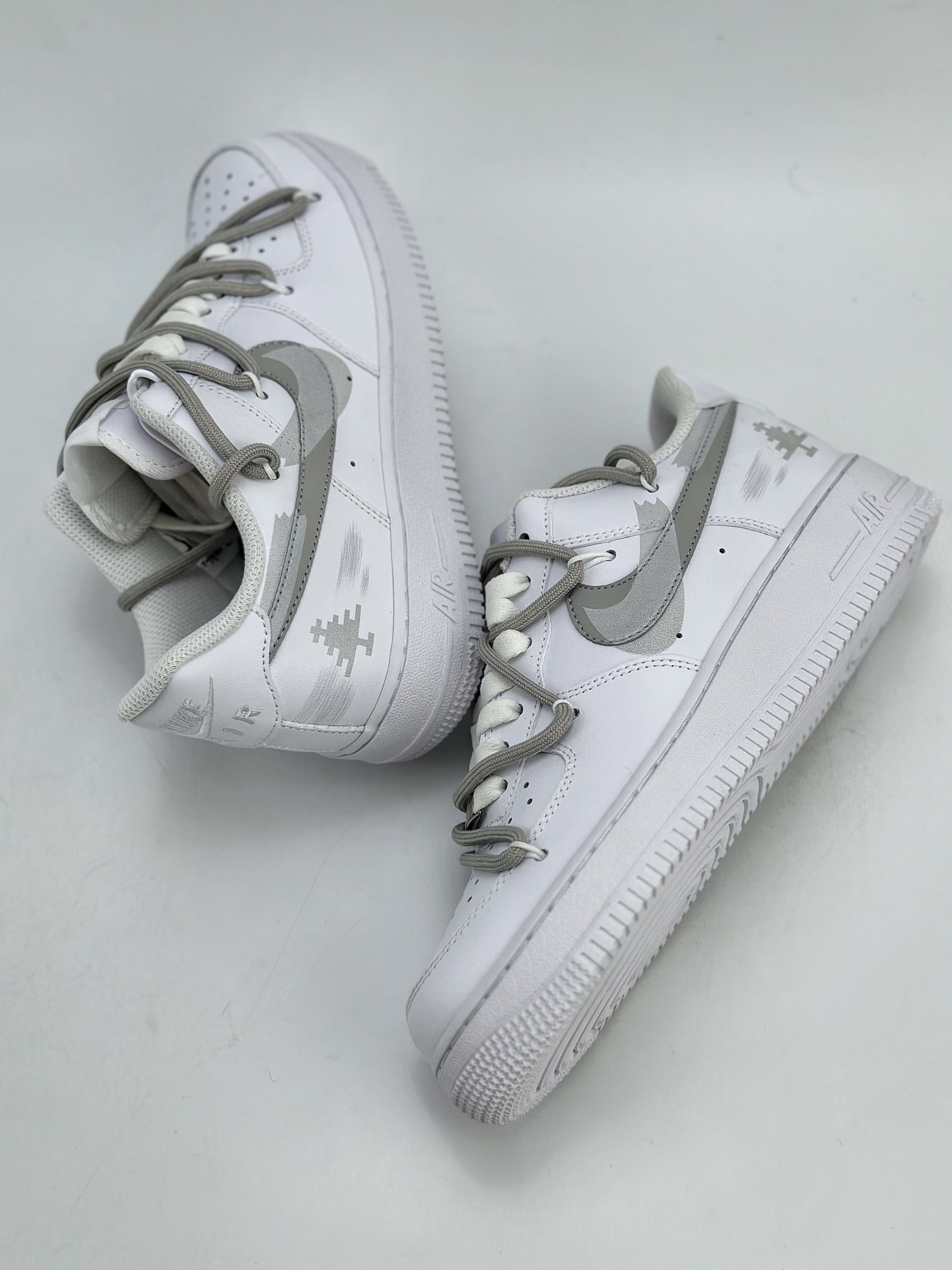 260 Nike Air Force 1 Low 07 圣诞礼遇 像素圣诞树 灰白 ZH0316-016