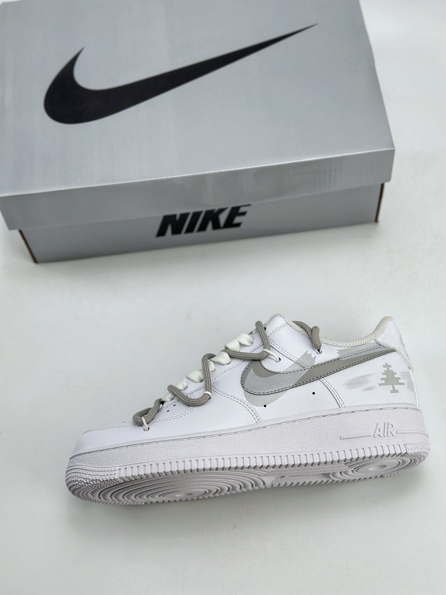 260 Nike Air Force 1 Low 07 圣诞礼遇 像素圣诞树 灰白 ZH0316-016