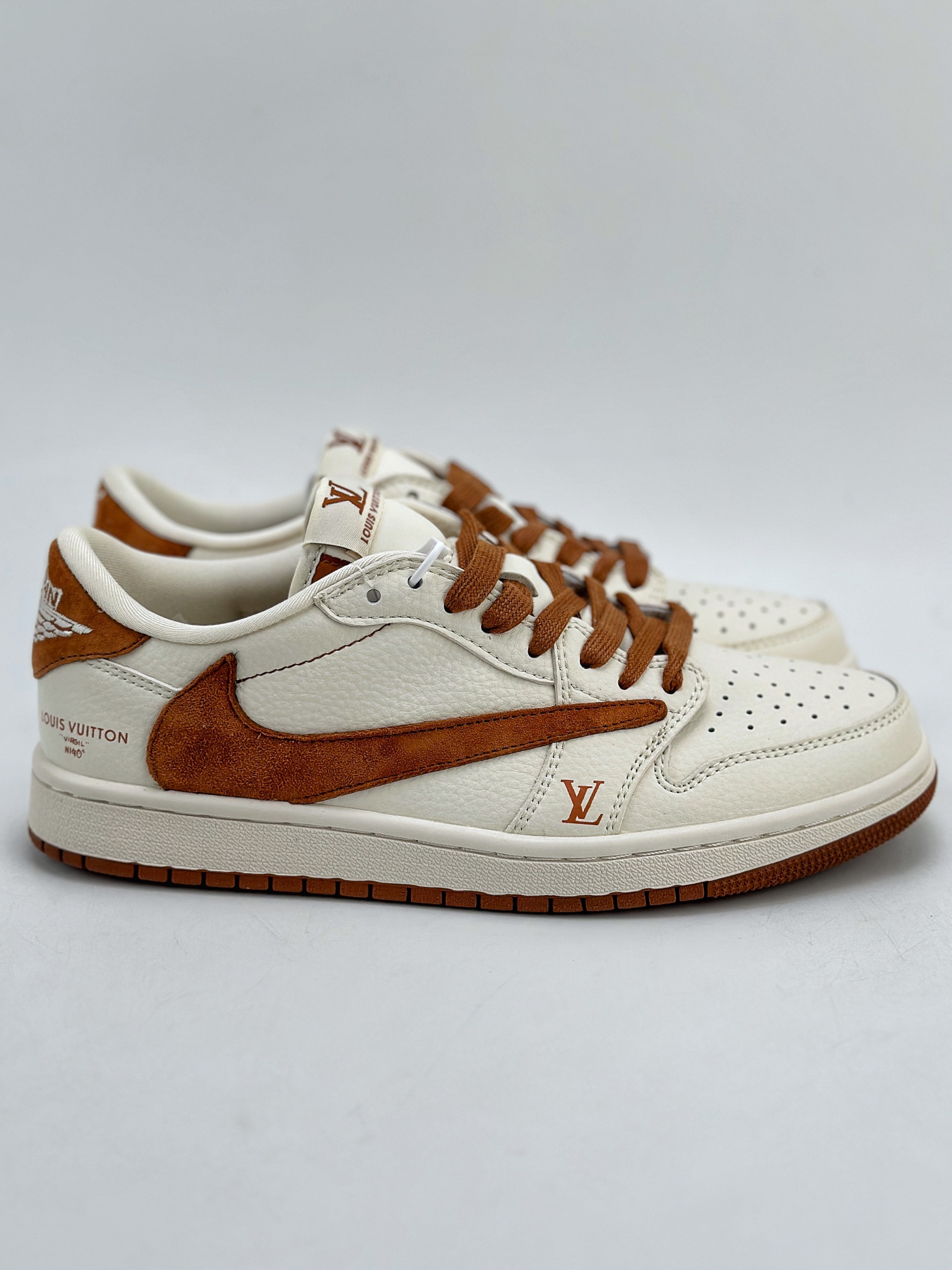 280 Travis Scott x Nike Air Jordan 1 Low x Louis Vuitton Air Jordan 1 Low 反转翻毛红棕倒钩 LX1988-900