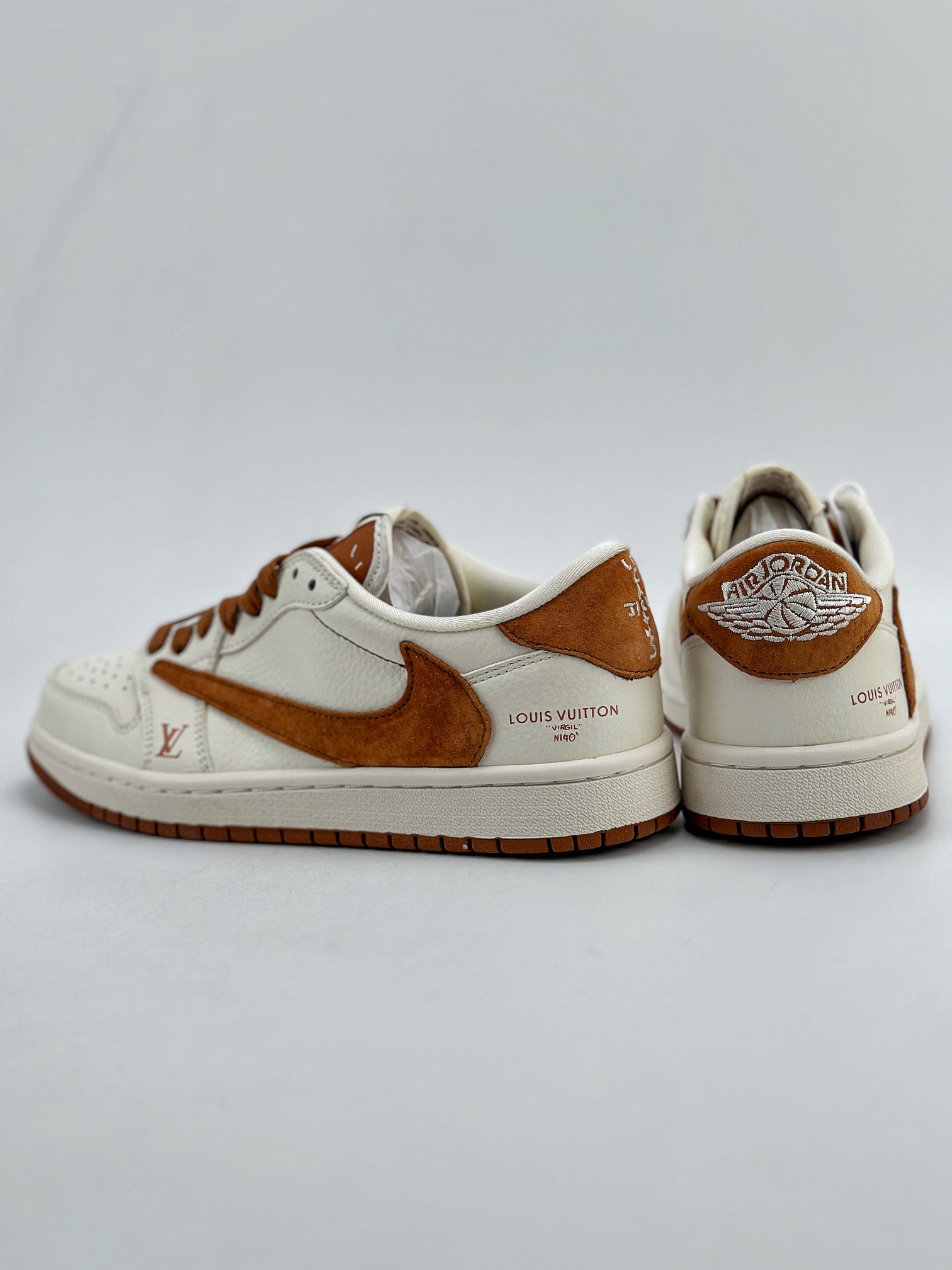 280 Travis Scott x Nike Air Jordan 1 Low x Louis Vuitton Air Jordan 1 Low 反转翻毛红棕倒钩 LX1988-900