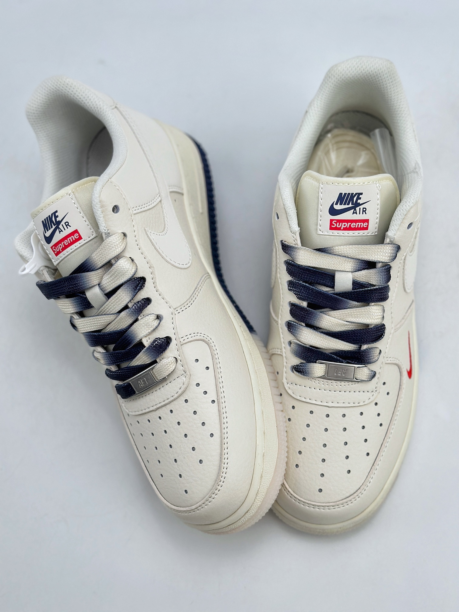 260 Nike Air Force 1 Low 07 x Supreme 米白蓝三钩 XZ6188-001