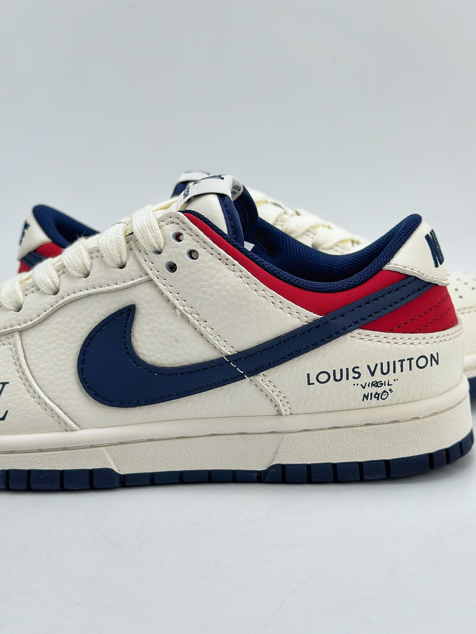 280 Nike SB Dunk Low x Louis Vuitton 白蓝红 XX2025-313