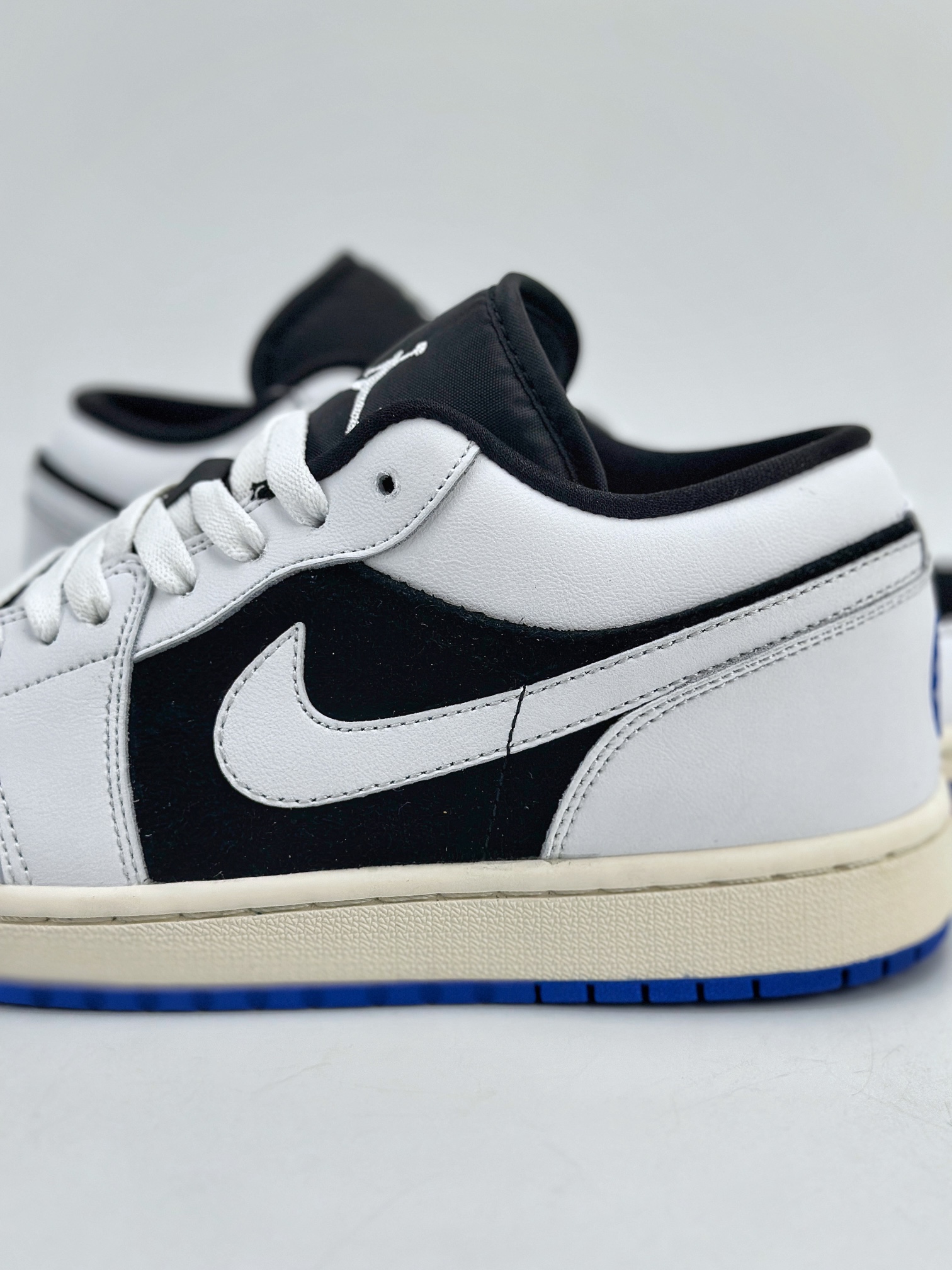 200 Air Jordan 1 Retro Low ”Quai 54” 黑白 HQ0764-001