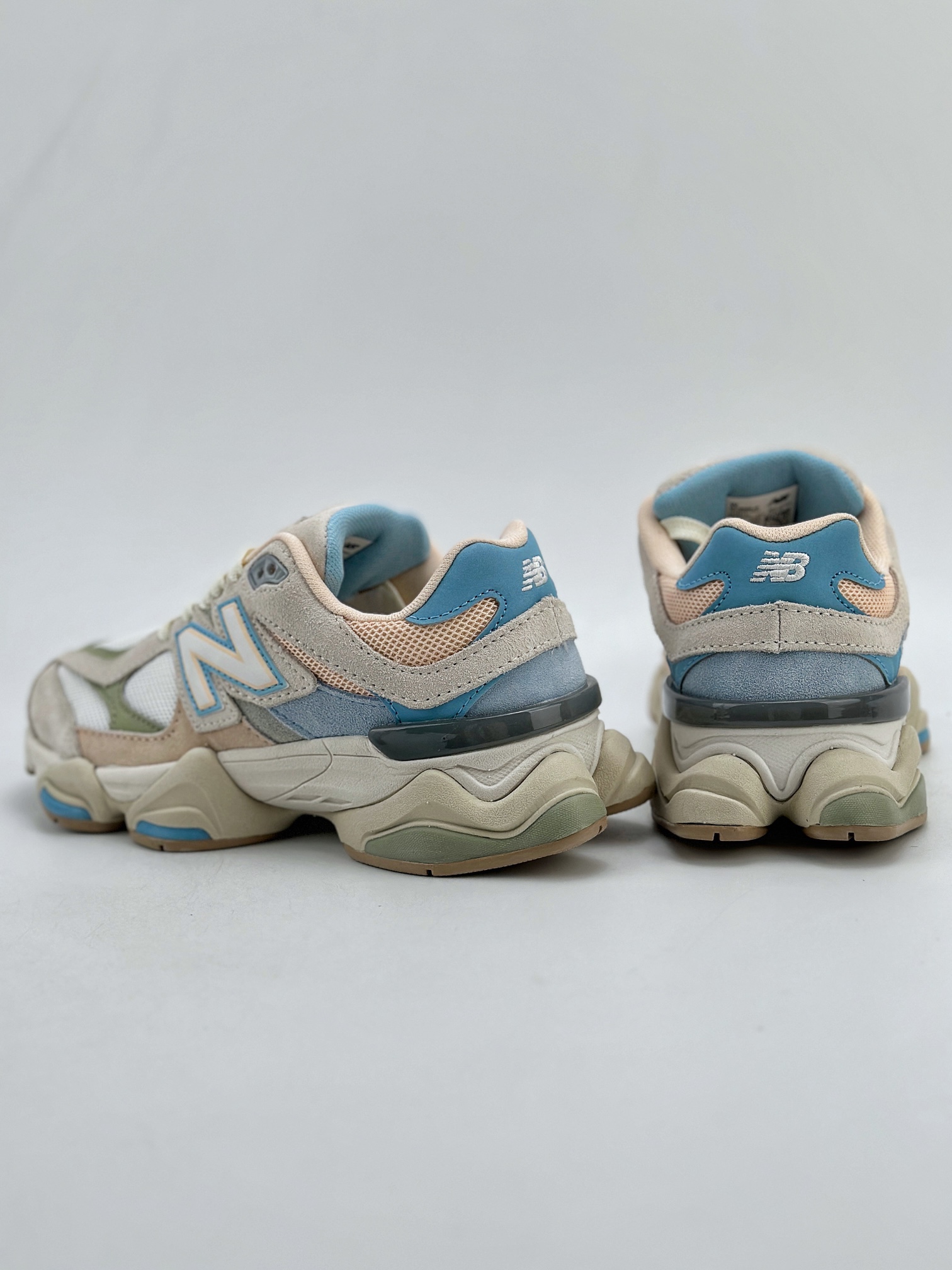 210 Joe Freshgoods x New Balance 版本 NB9060 联名款 复古休闲运动慢跑鞋  GC9060JF