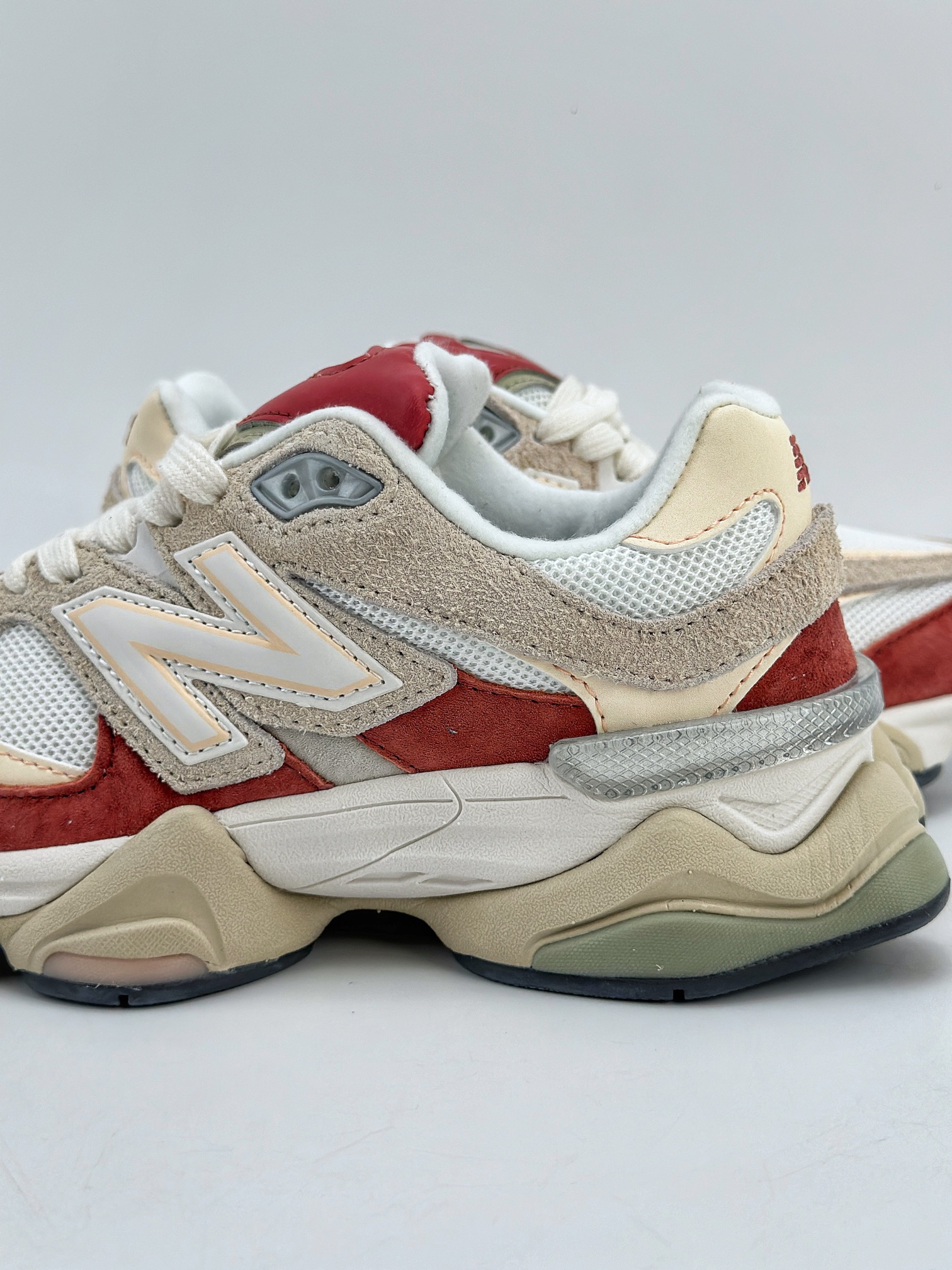 210 Joe Freshgoods x New Balance 版本 NB9060 联名款 复古休闲运动慢跑鞋  U9060JF