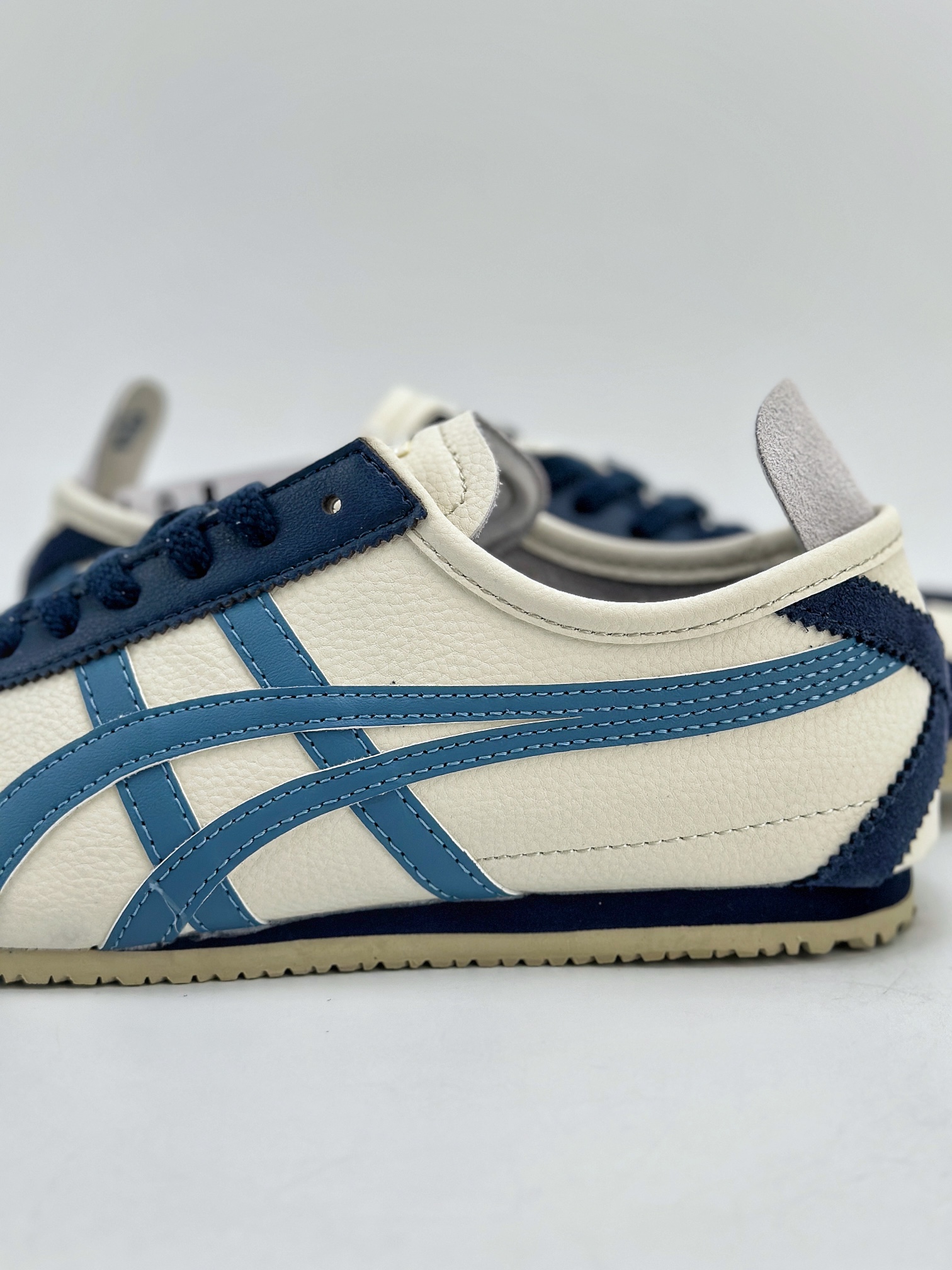 130 Onitsuka Tiger Mexico 66 Paraty 百搭单品 板鞋 MEXICO 1183A201-118
