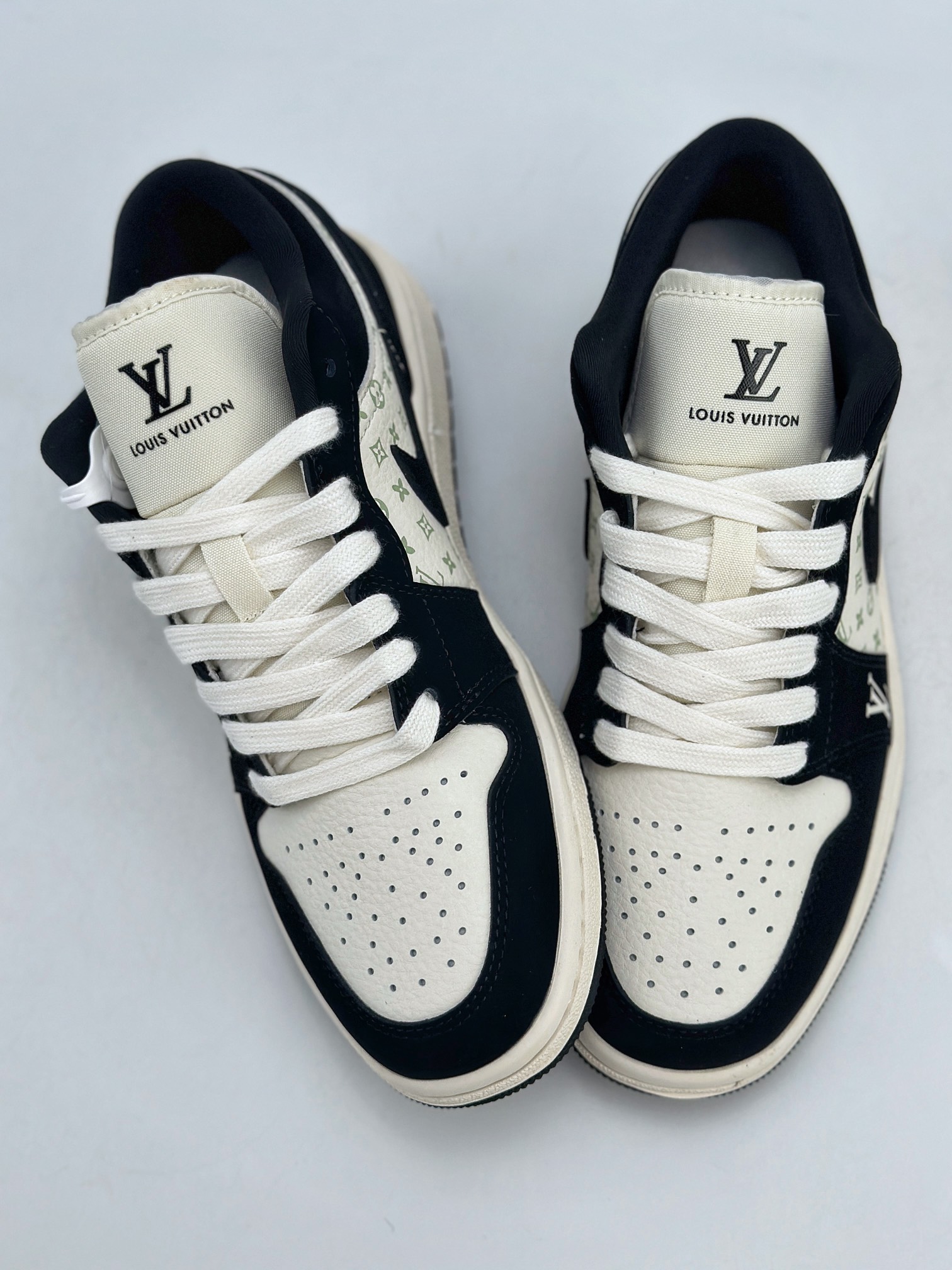 280 Air Jordan 1 Retro Low x Louis Vuitton 白黑  SJ9950-001