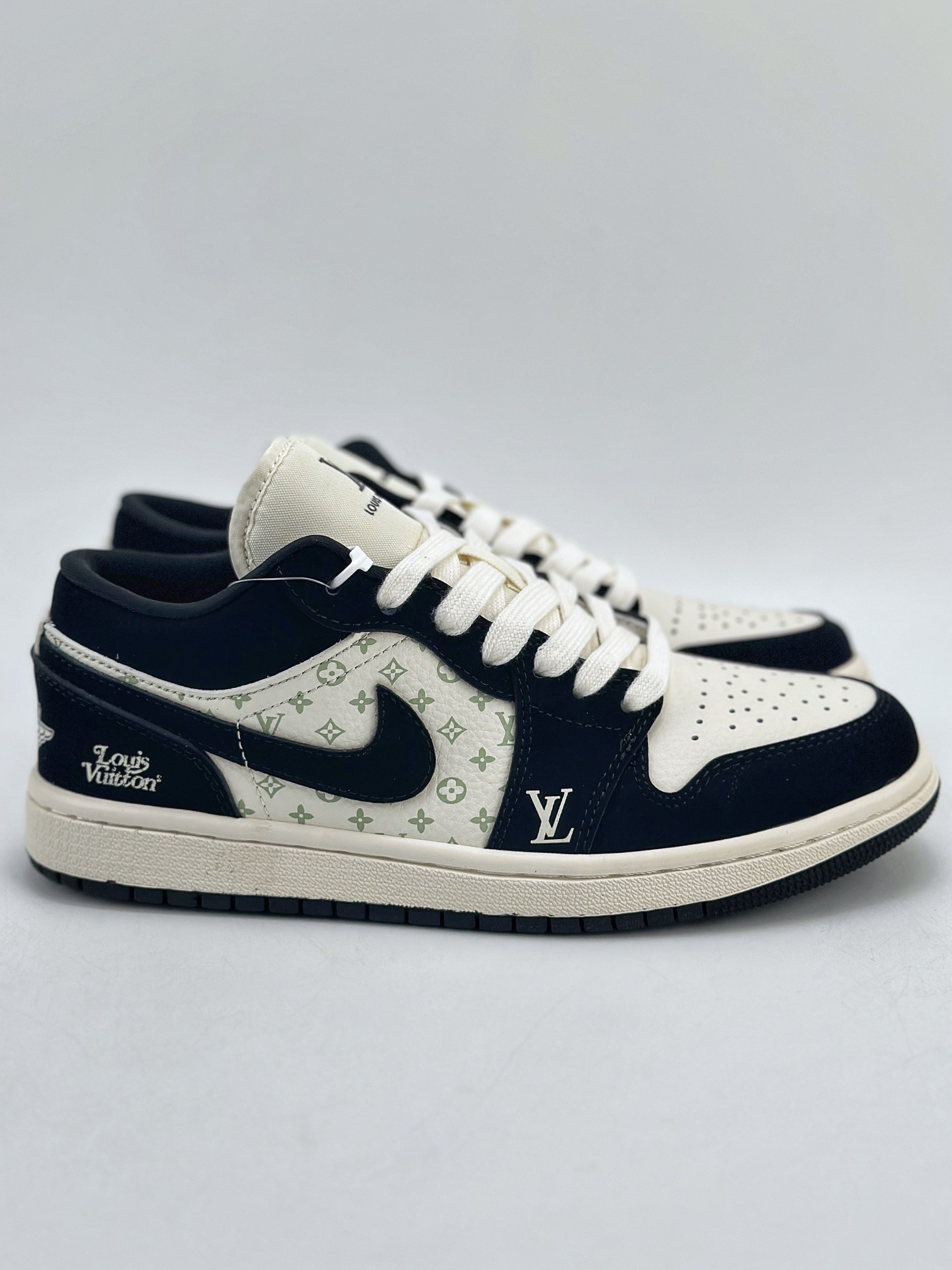 280 Air Jordan 1 Retro Low x Louis Vuitton 白黑  SJ9950-001