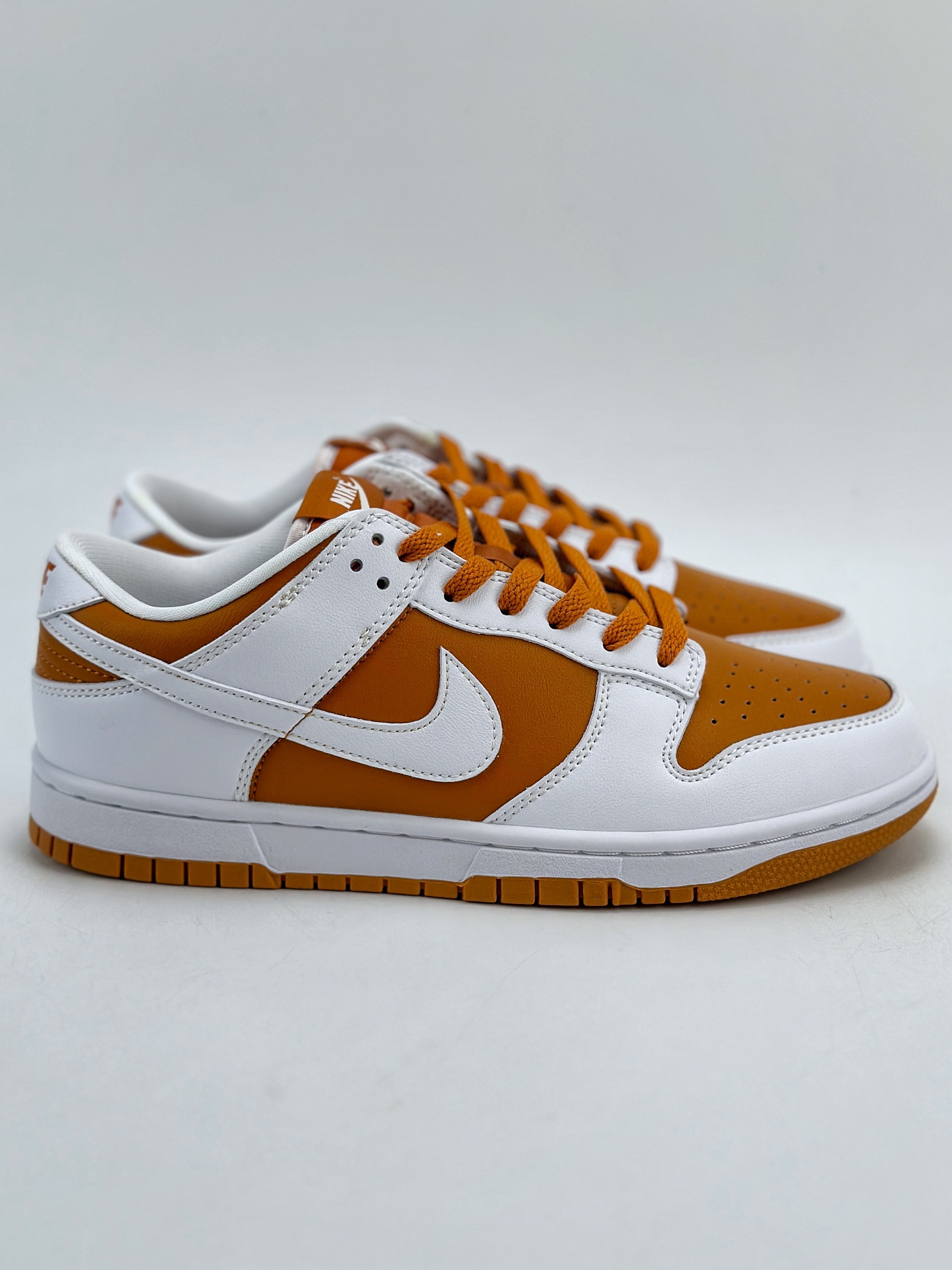 190 NIKE SB Dunk Low ”Dark Curry” 白棕 FQ6965-700