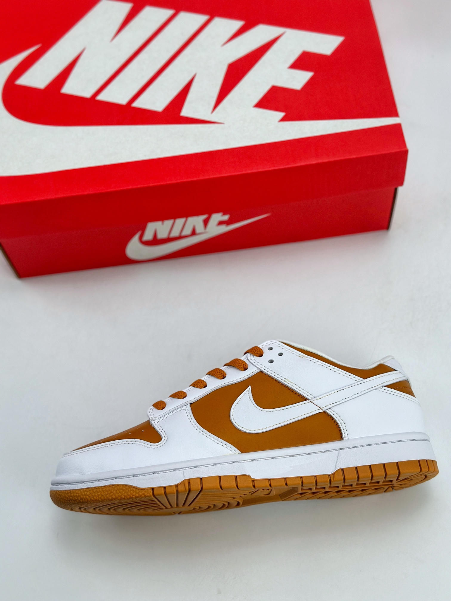 190 NIKE SB Dunk Low ”Dark Curry” 白棕 FQ6965-700