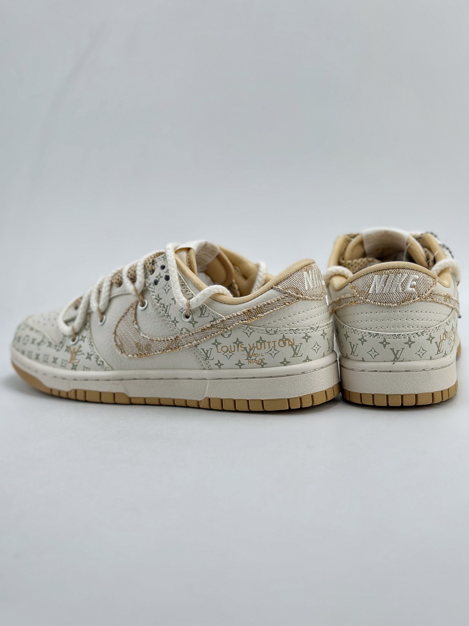 300 Nike SB Dunk Low x Louis Vuitton 米白黄绑带满天星 SJ2068-250