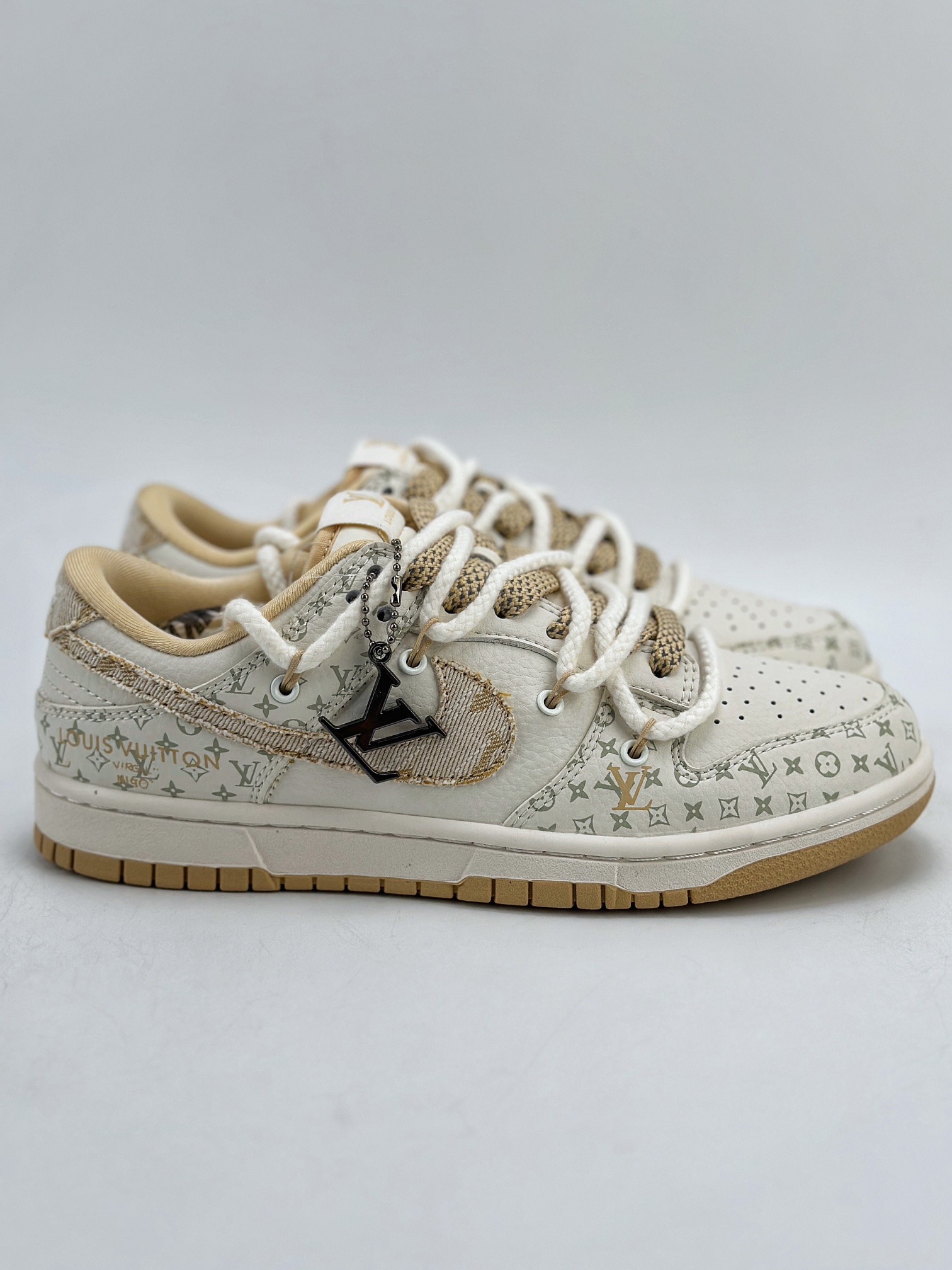 300 Nike SB Dunk Low x Louis Vuitton 米白黄绑带满天星 SJ2068-250