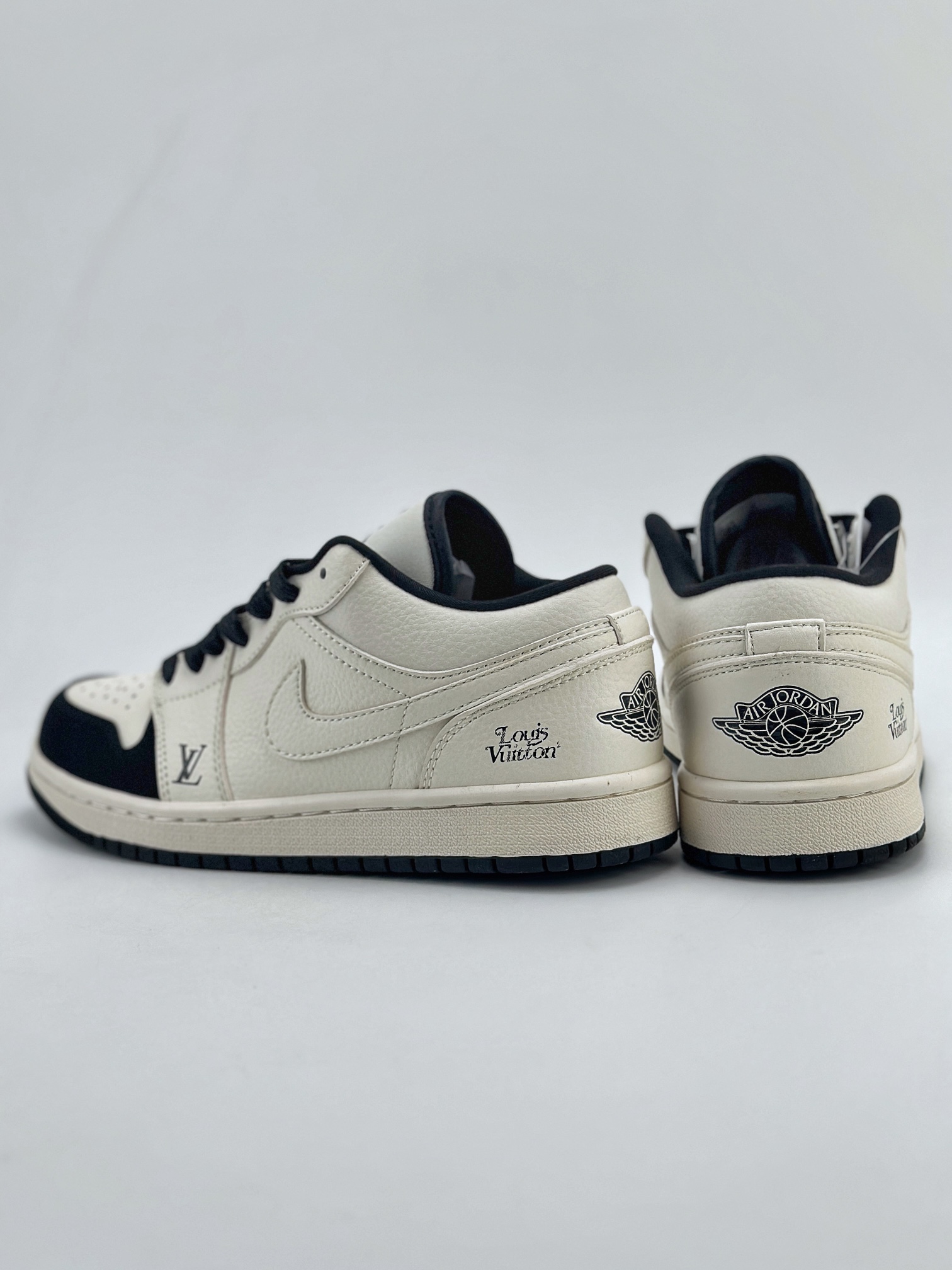 280 Air Jordan 1 Retro Low x Louis Vuitton 白黑 WG8850-006