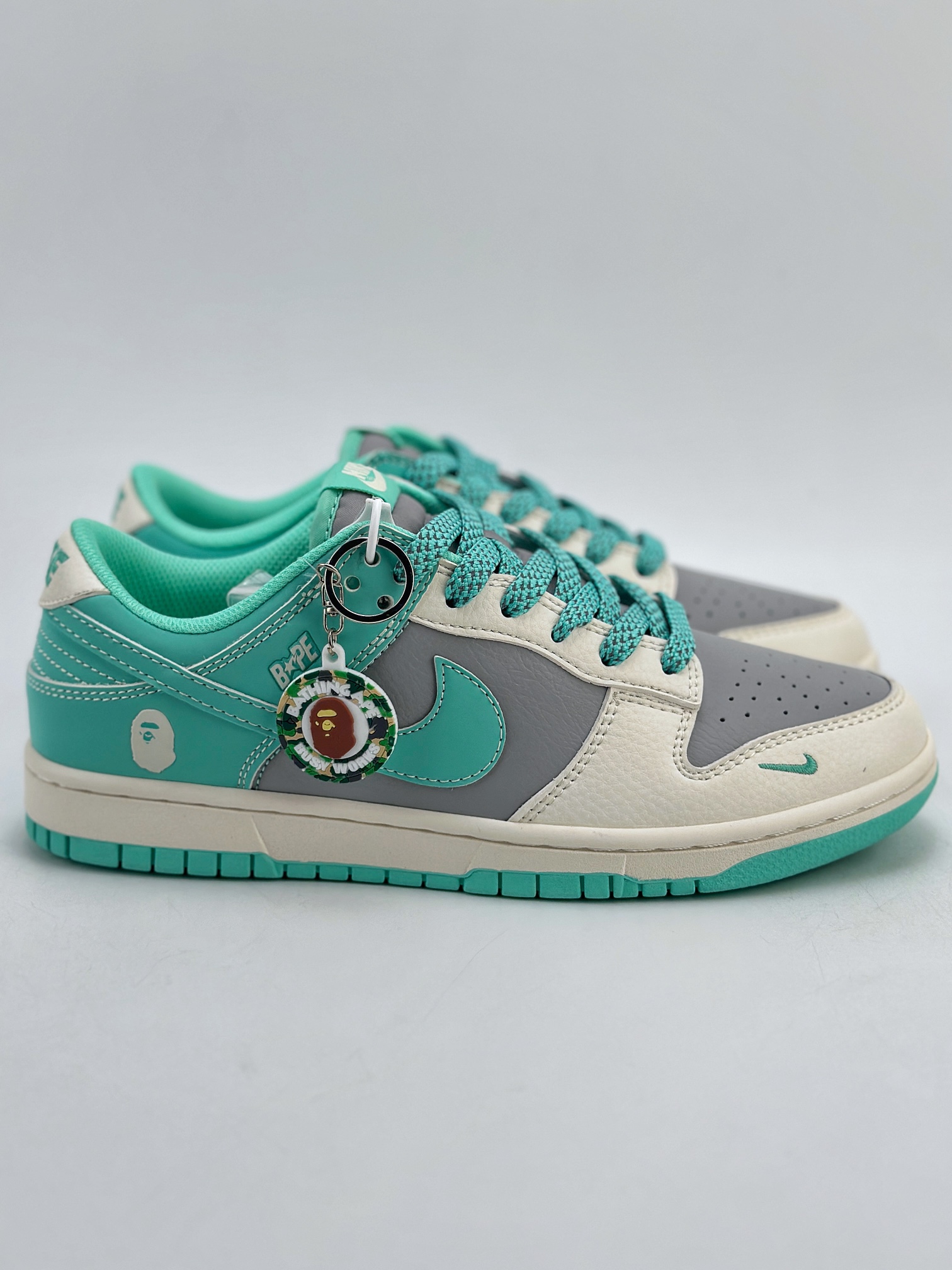 280 Nike SB Dunk Low x BAPE 米白青灰 BB8969-003