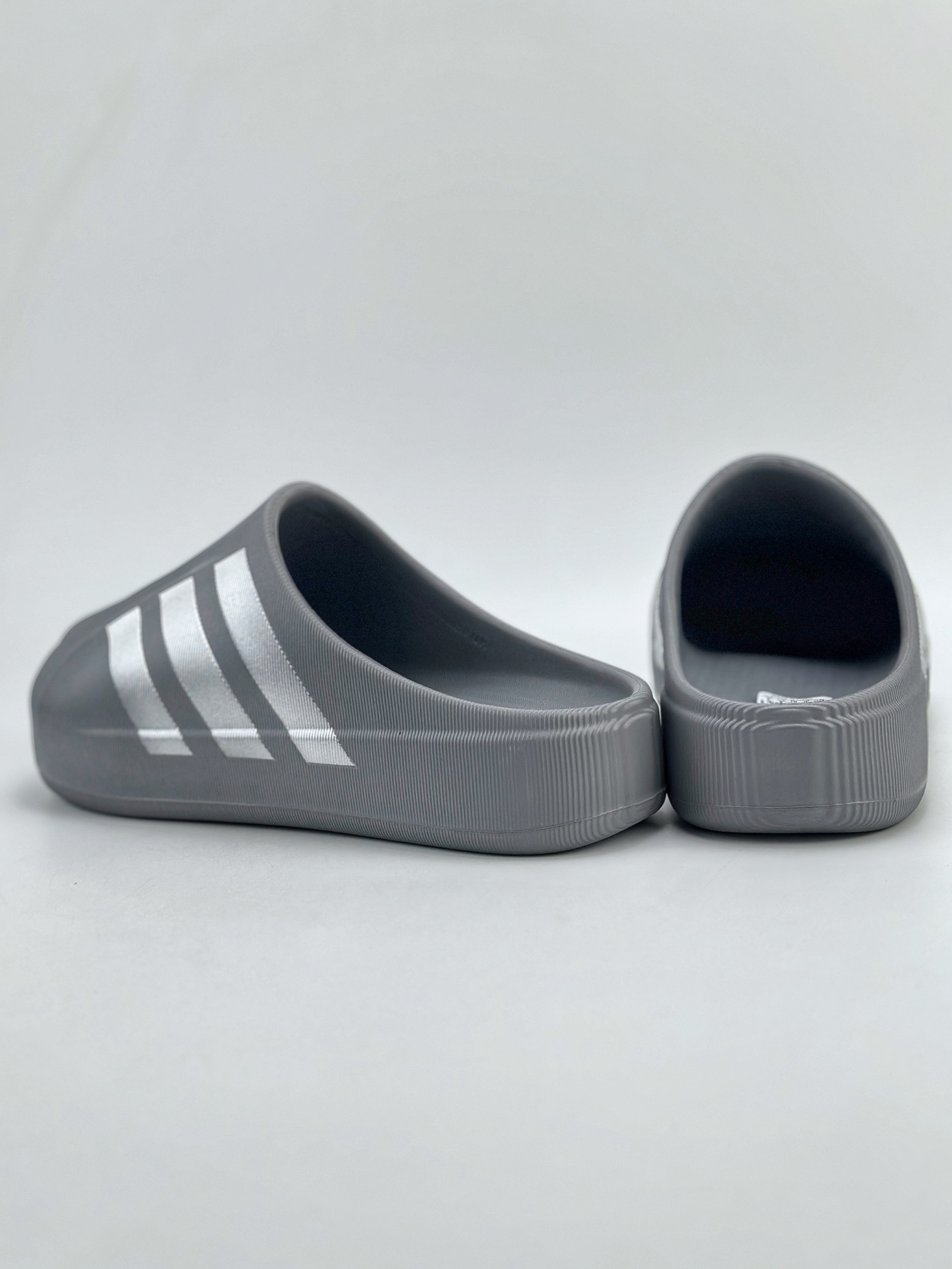 100 adidas originals AdiF OM Superstar Mule 灰银  IE072