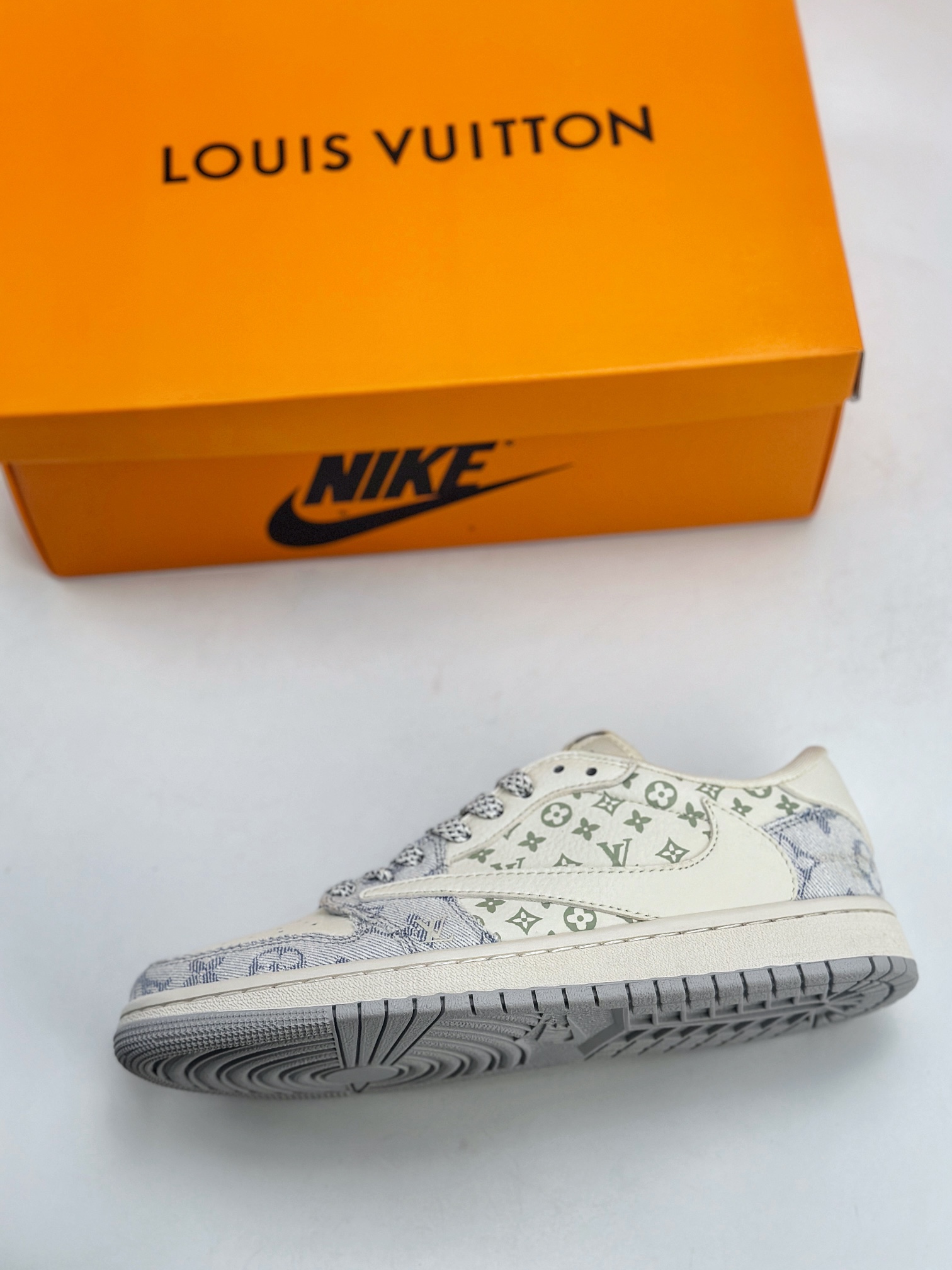 280 Air Jordan 1 Retro Low x Louis Vuitton 白浅灰牛仔布  SJ2068-007