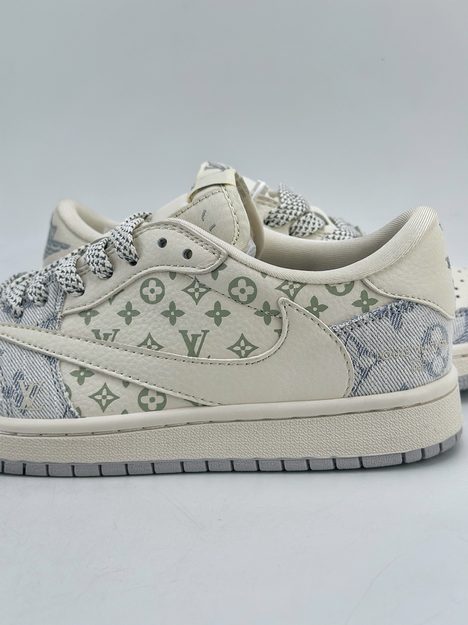 280 Air Jordan 1 Retro Low x Louis Vuitton 白浅灰牛仔布  SJ2068-007