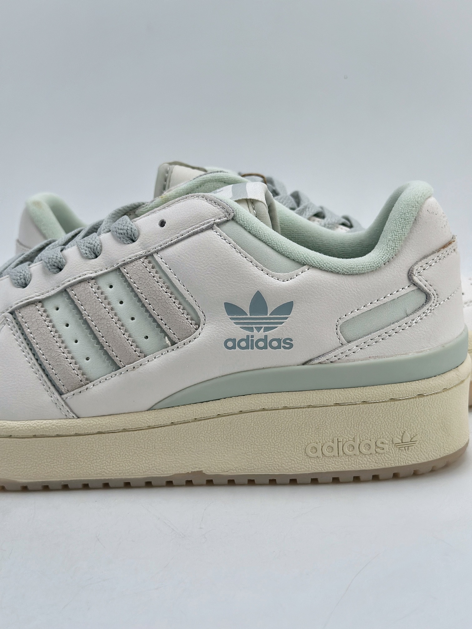 220 海外渠道版 原盒原标 Adidas Forum Low BOLD STRIPES W 三叶草低邦经典魔术贴复古板鞋  IG39736