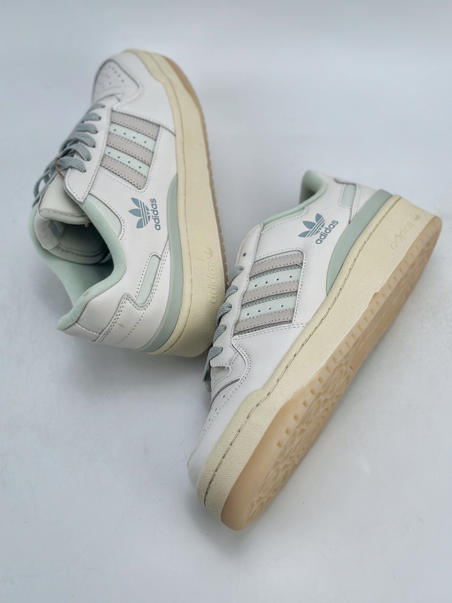 220 海外渠道版 原盒原标 Adidas Forum Low BOLD STRIPES W 三叶草低邦经典魔术贴复古板鞋  IG39736