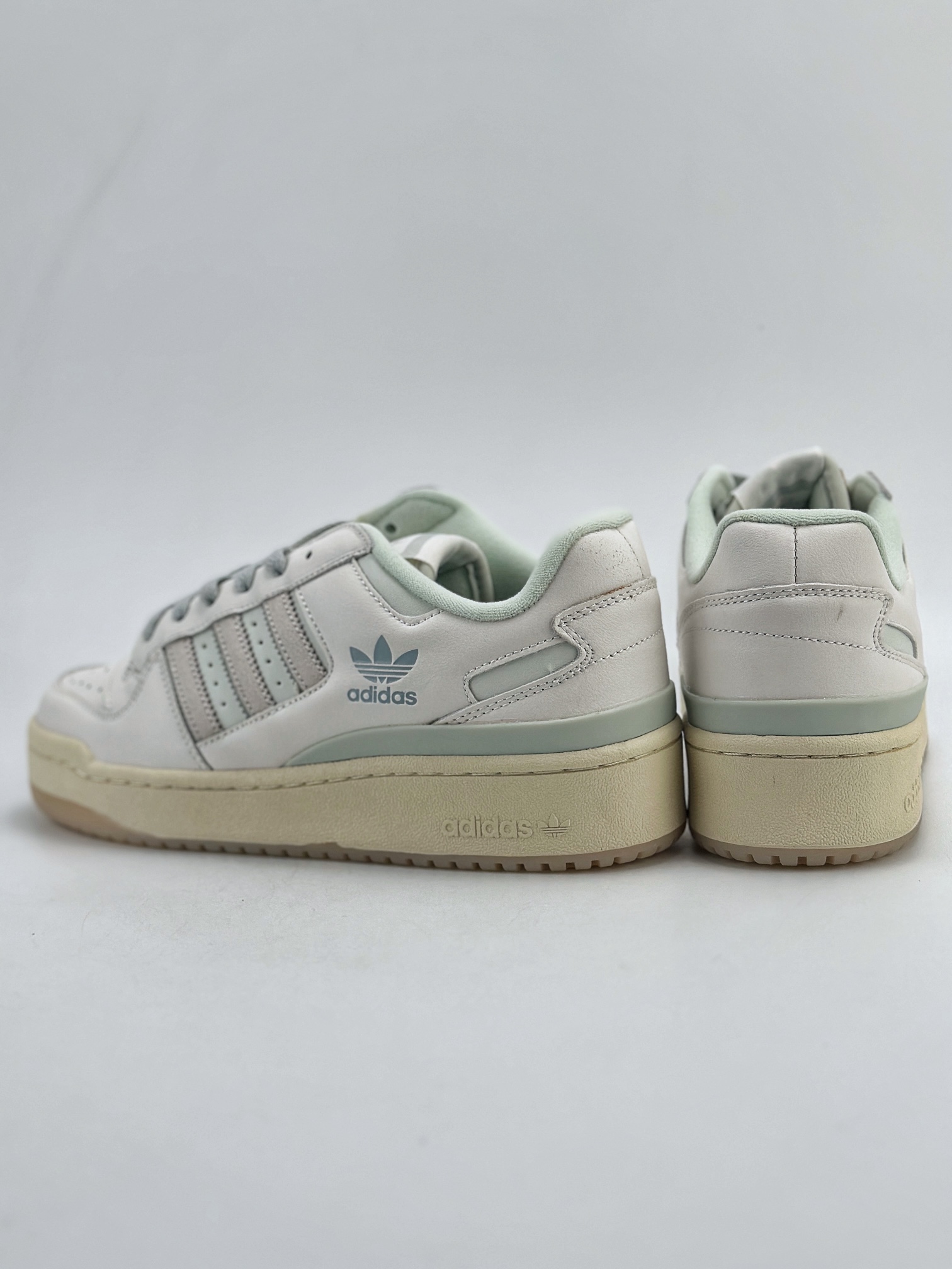 220 海外渠道版 原盒原标 Adidas Forum Low BOLD STRIPES W 三叶草低邦经典魔术贴复古板鞋  IG39736