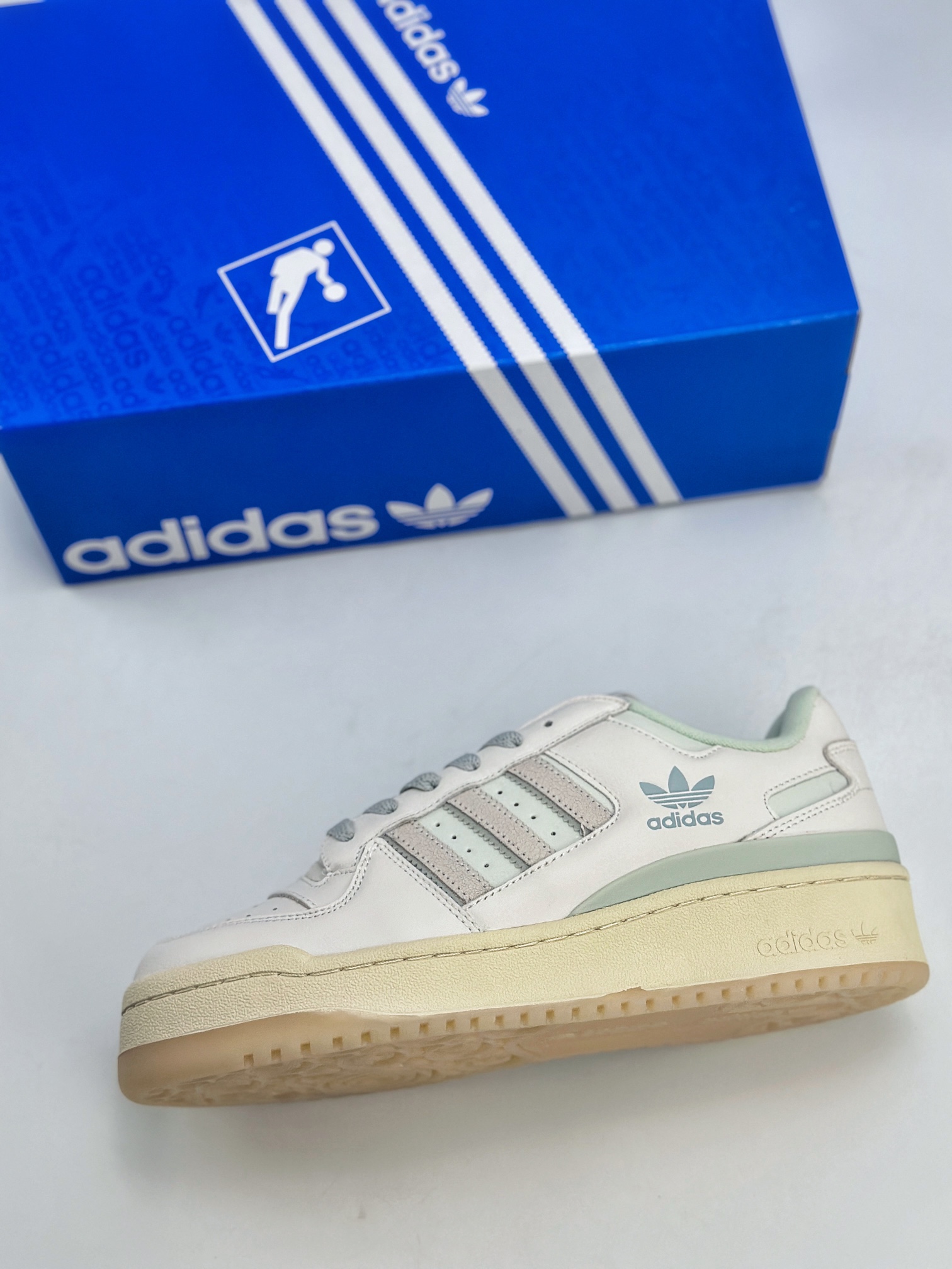 220 海外渠道版 原盒原标 Adidas Forum Low BOLD STRIPES W 三叶草低邦经典魔术贴复古板鞋  IG39736