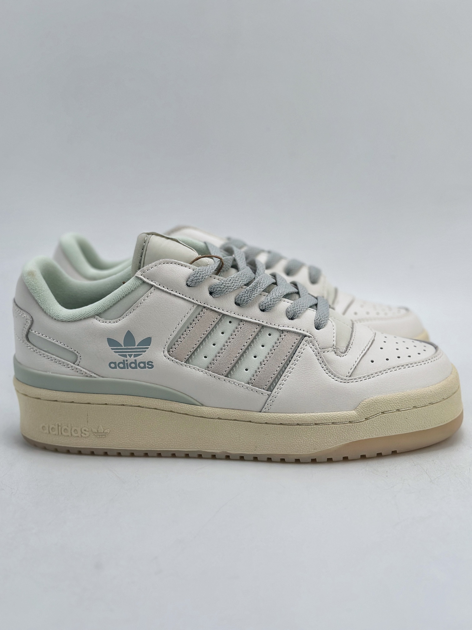 220 海外渠道版 原盒原标 Adidas Forum Low BOLD STRIPES W 三叶草低邦经典魔术贴复古板鞋  IG39736