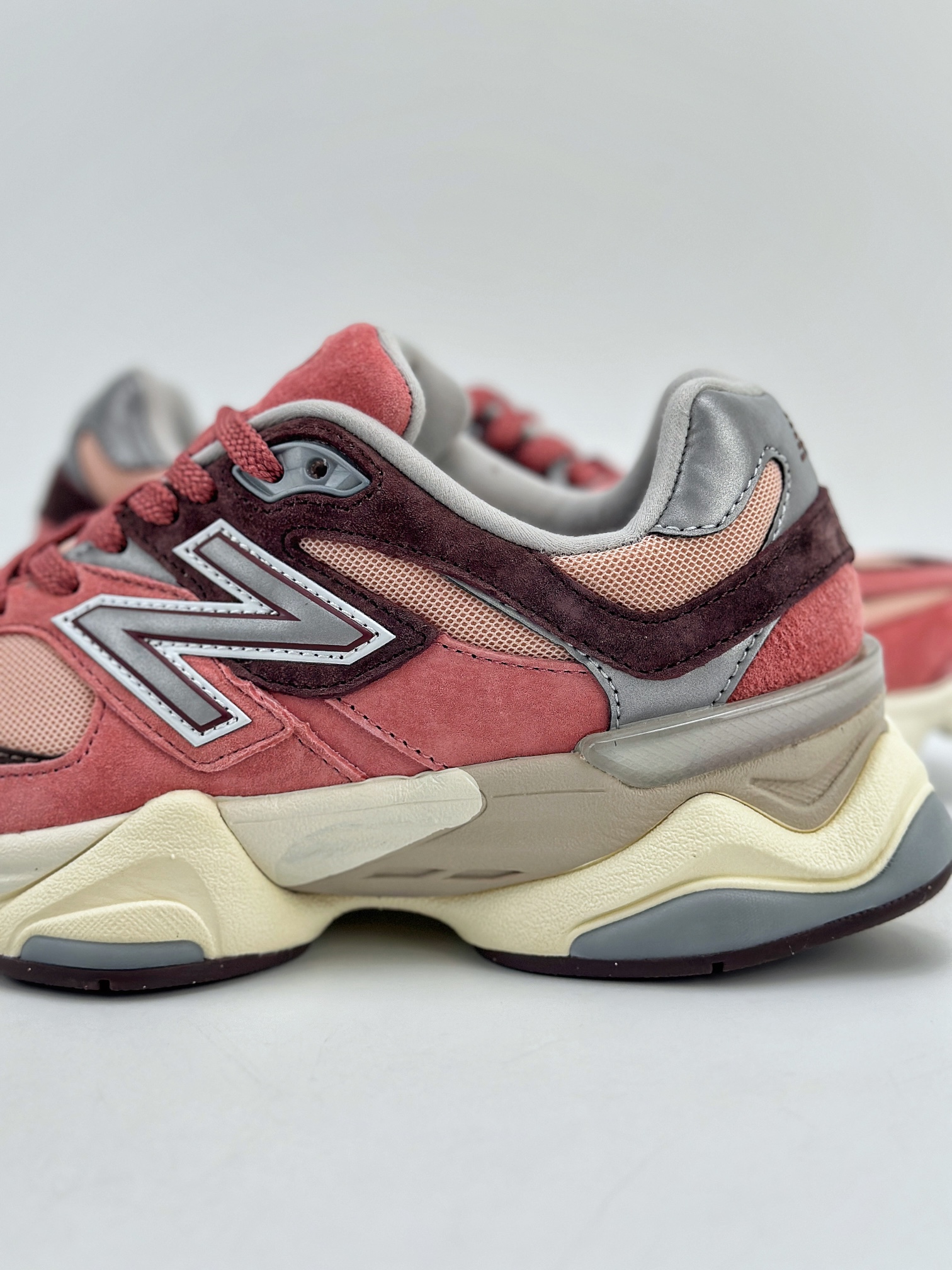 210 Joe Freshgoods x New Balance 版本 NB9060 联名款 复古休闲运动慢跑鞋  U9060TRU