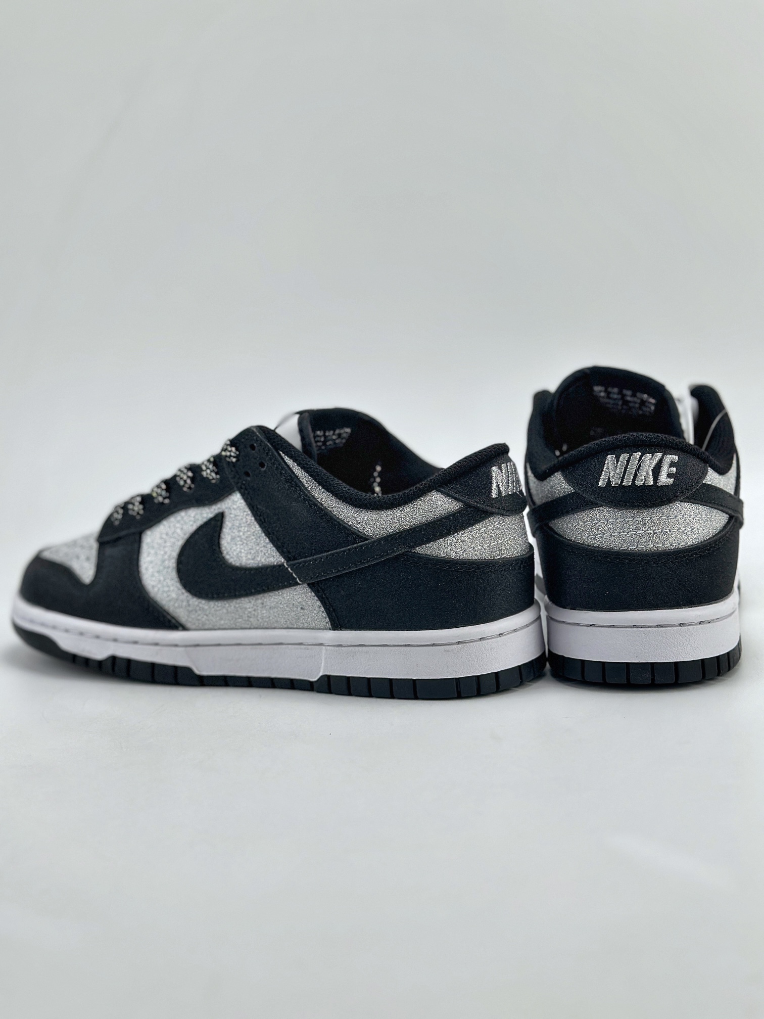 180 NIKE SB Dunk Low 黑银满天星 LW1818-101