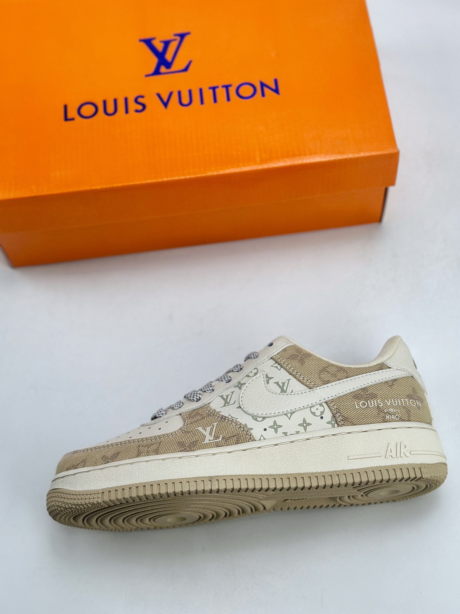 200 Nike Air Force 1 Low 07 x Louis Vuitton 白黄牛仔布 DD8686-300