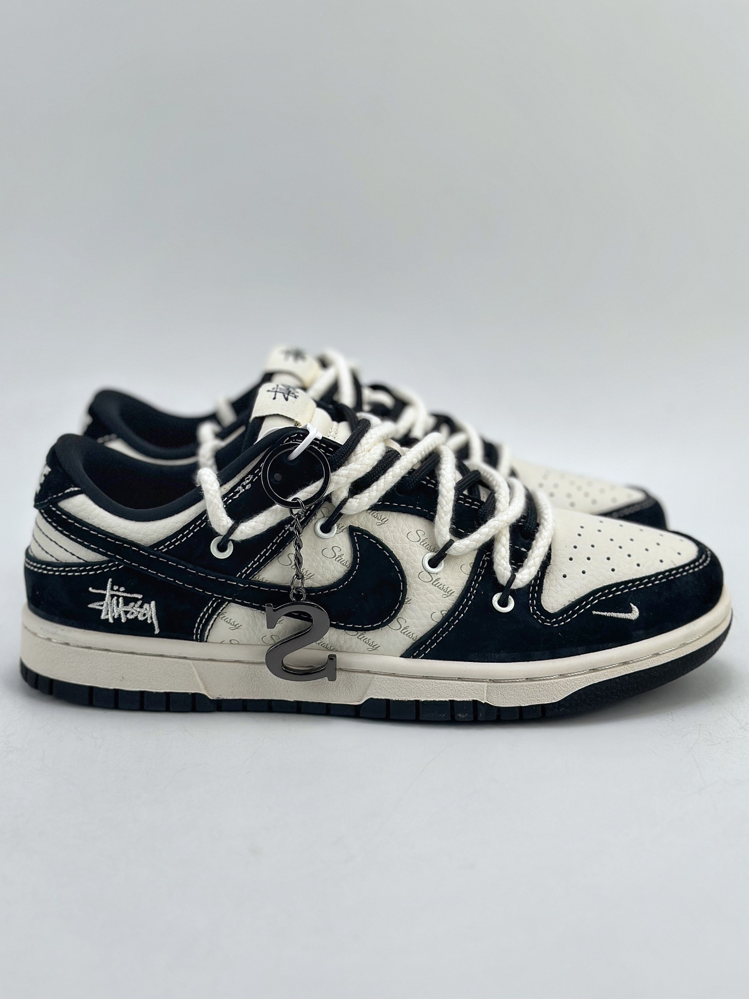 300 Nike SB Dunk Low x Stussy 白黑翻毛绑带 SJ2068-252