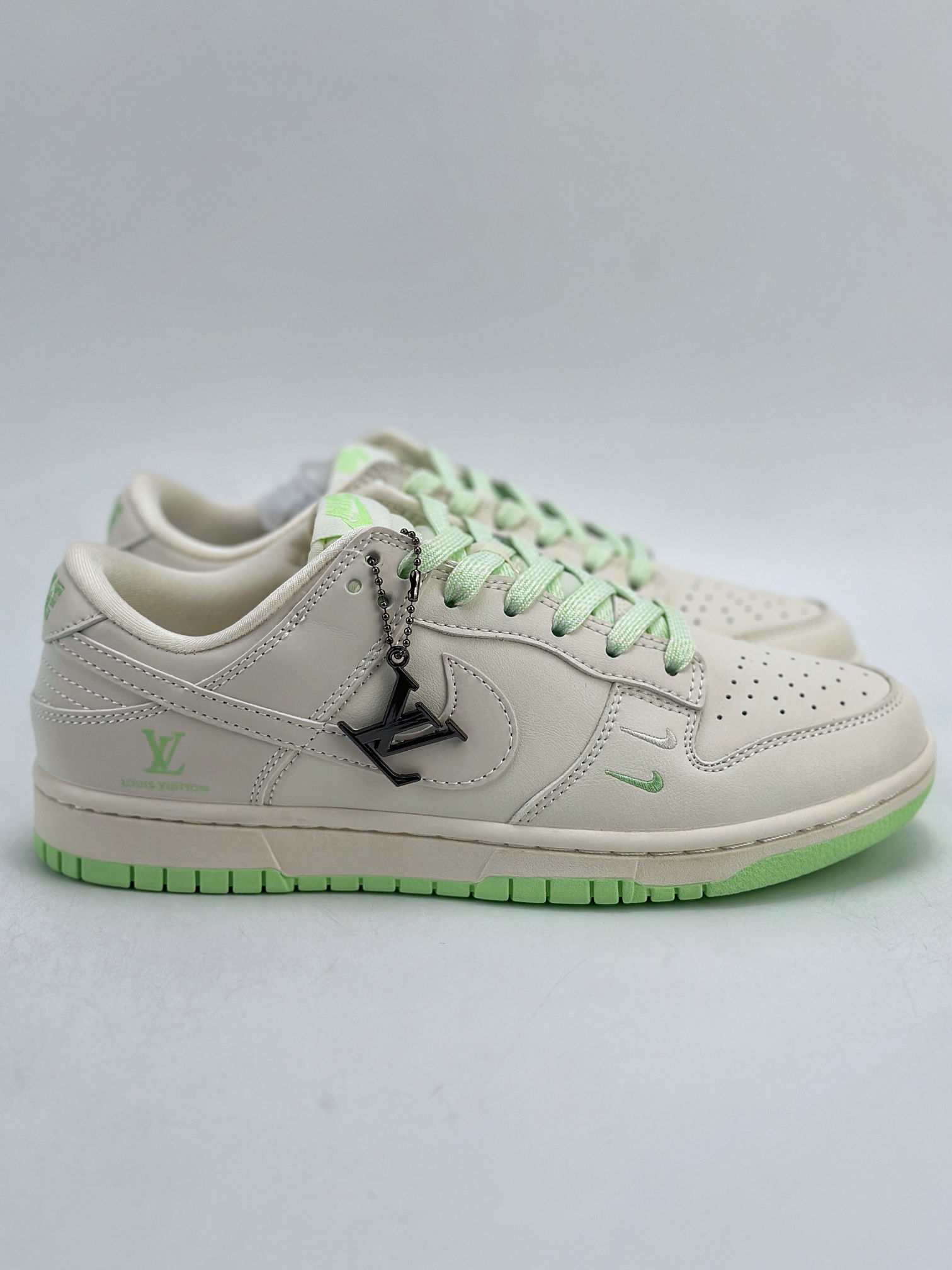 280 Nike SB Dunk Low x Louis Vuitton 白浅绿 XX2025-321