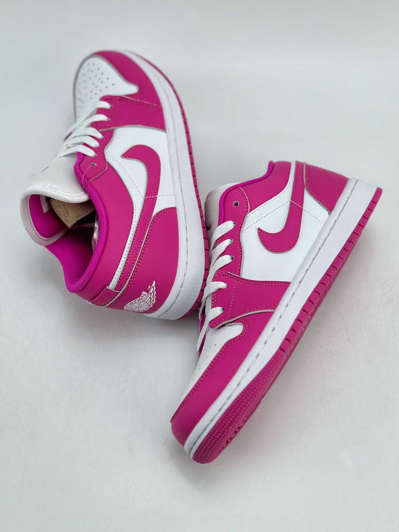 200 Air Jordan 1 Retro Low WMNS 白粉 FV8486-600